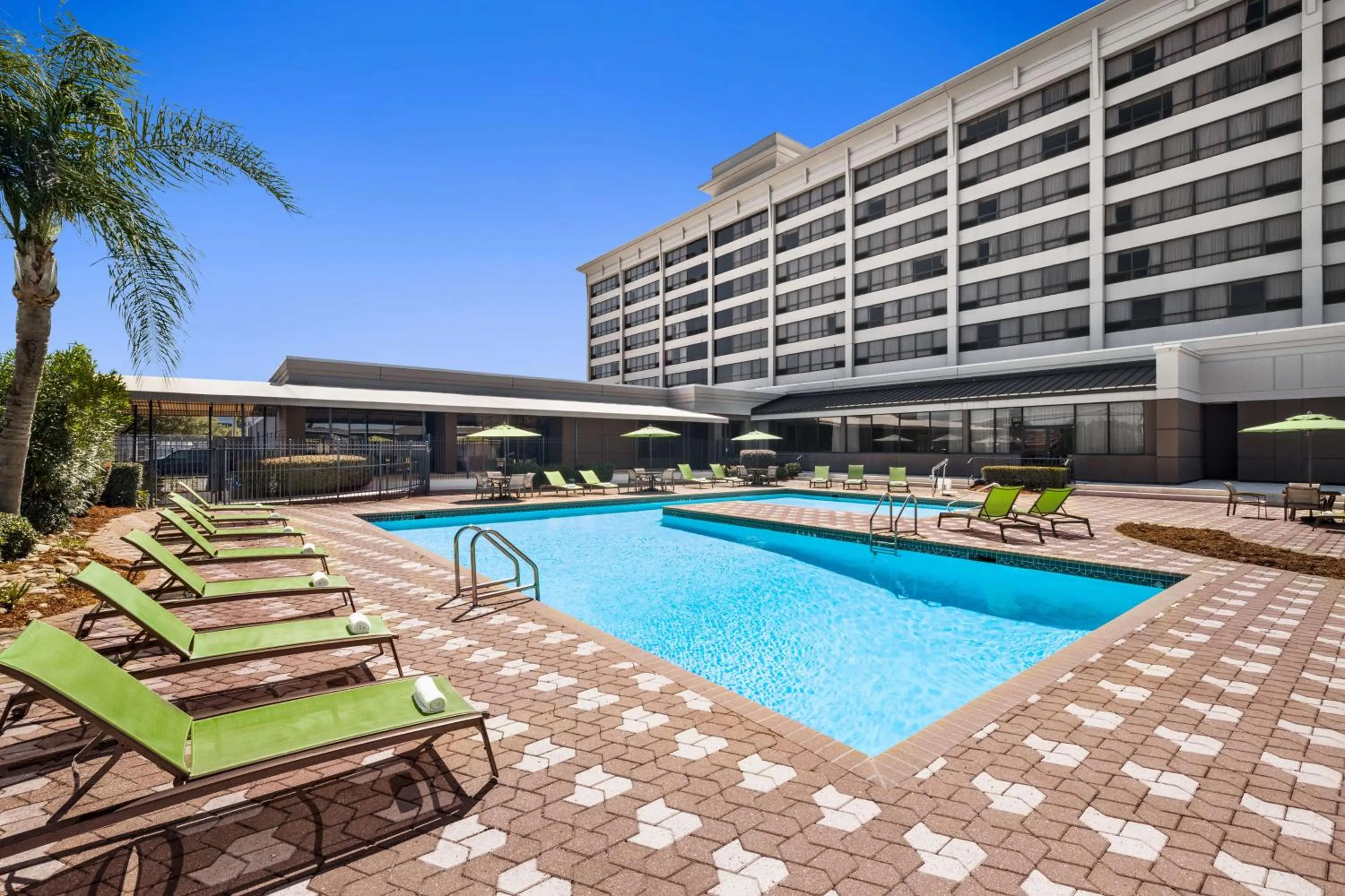 Pool view in DoubleTree by Hilton New Orleans Airport