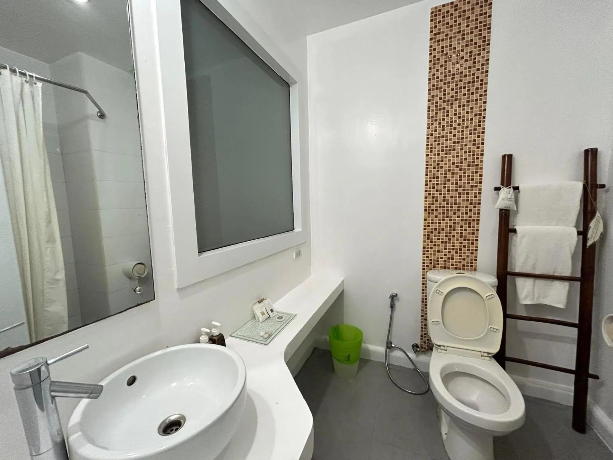 Toilet in Benyada Lodge - Surin Beach