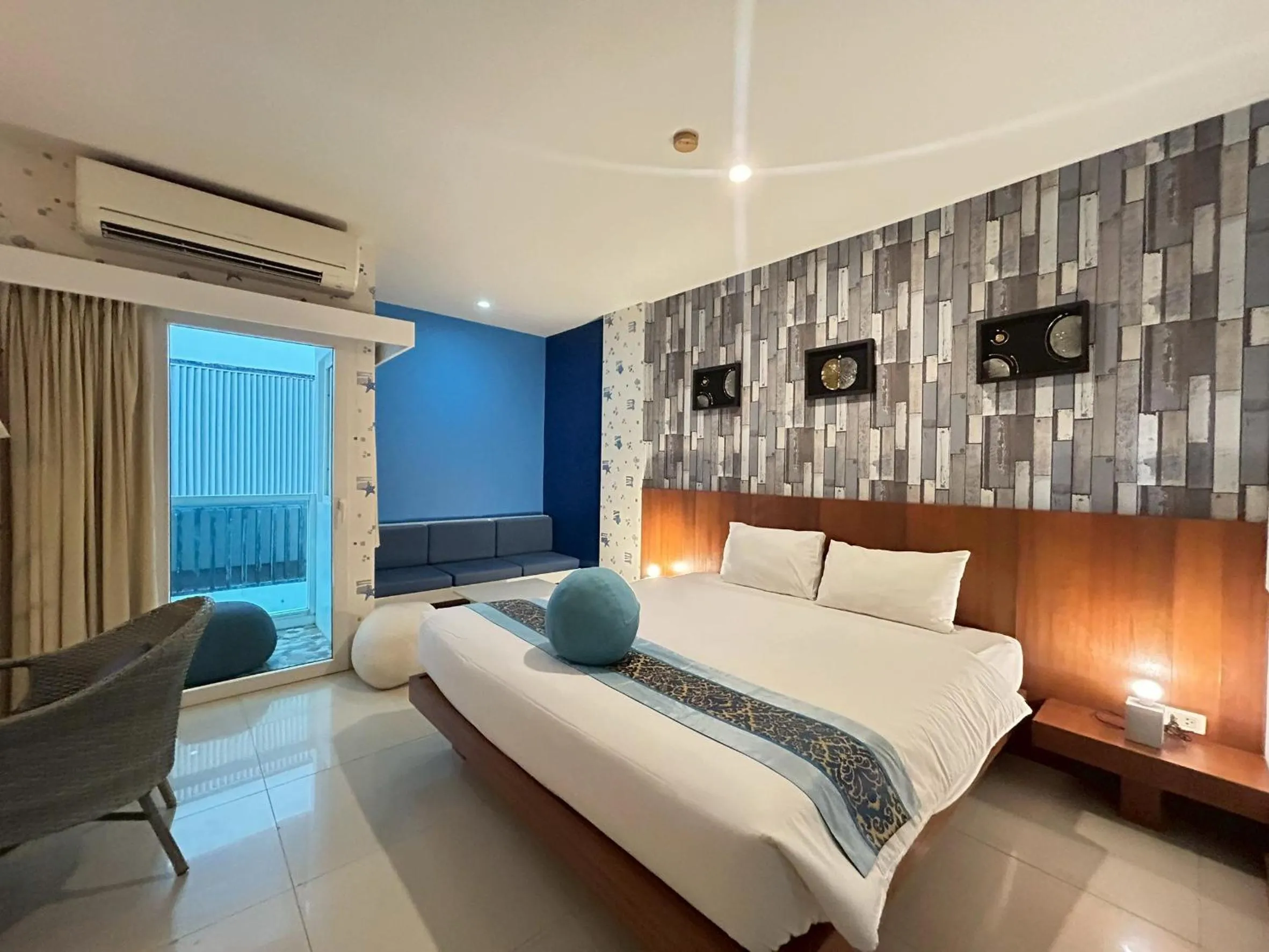 Bedroom, Bed in Benyada Lodge - Surin Beach