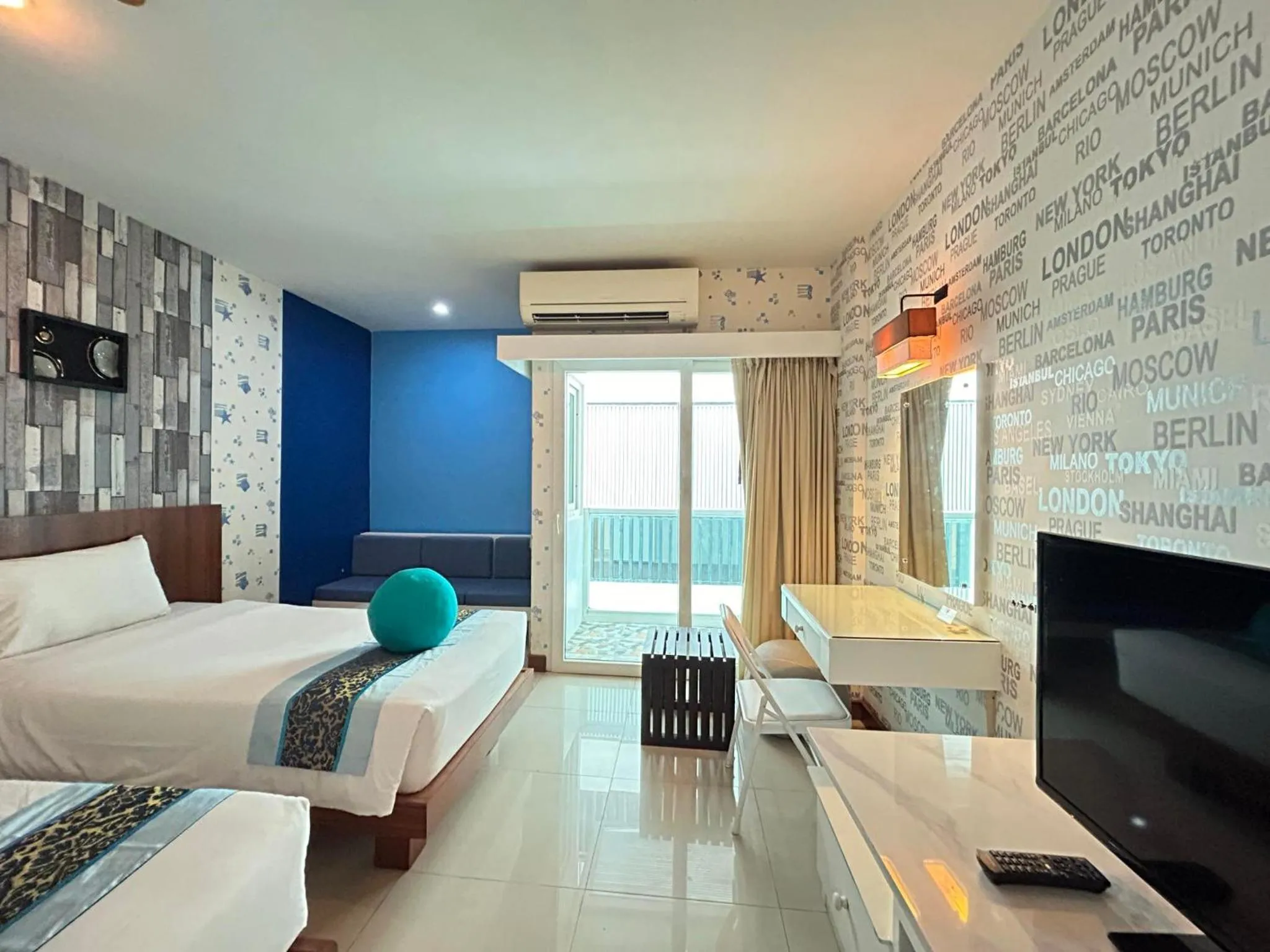 Photo of the whole room, Bed in Benyada Lodge - Surin Beach