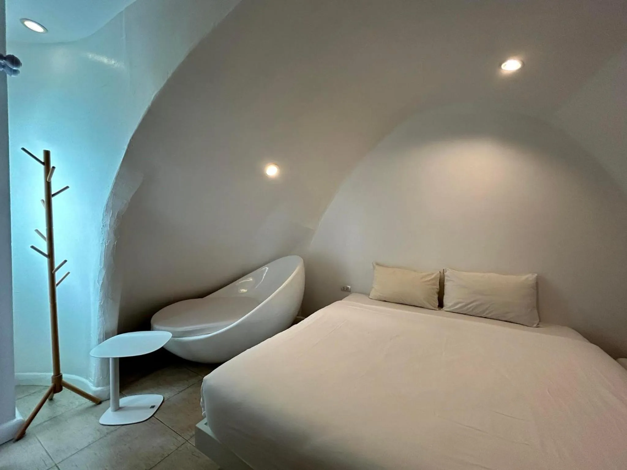 Bed in Benyada Lodge - Surin Beach