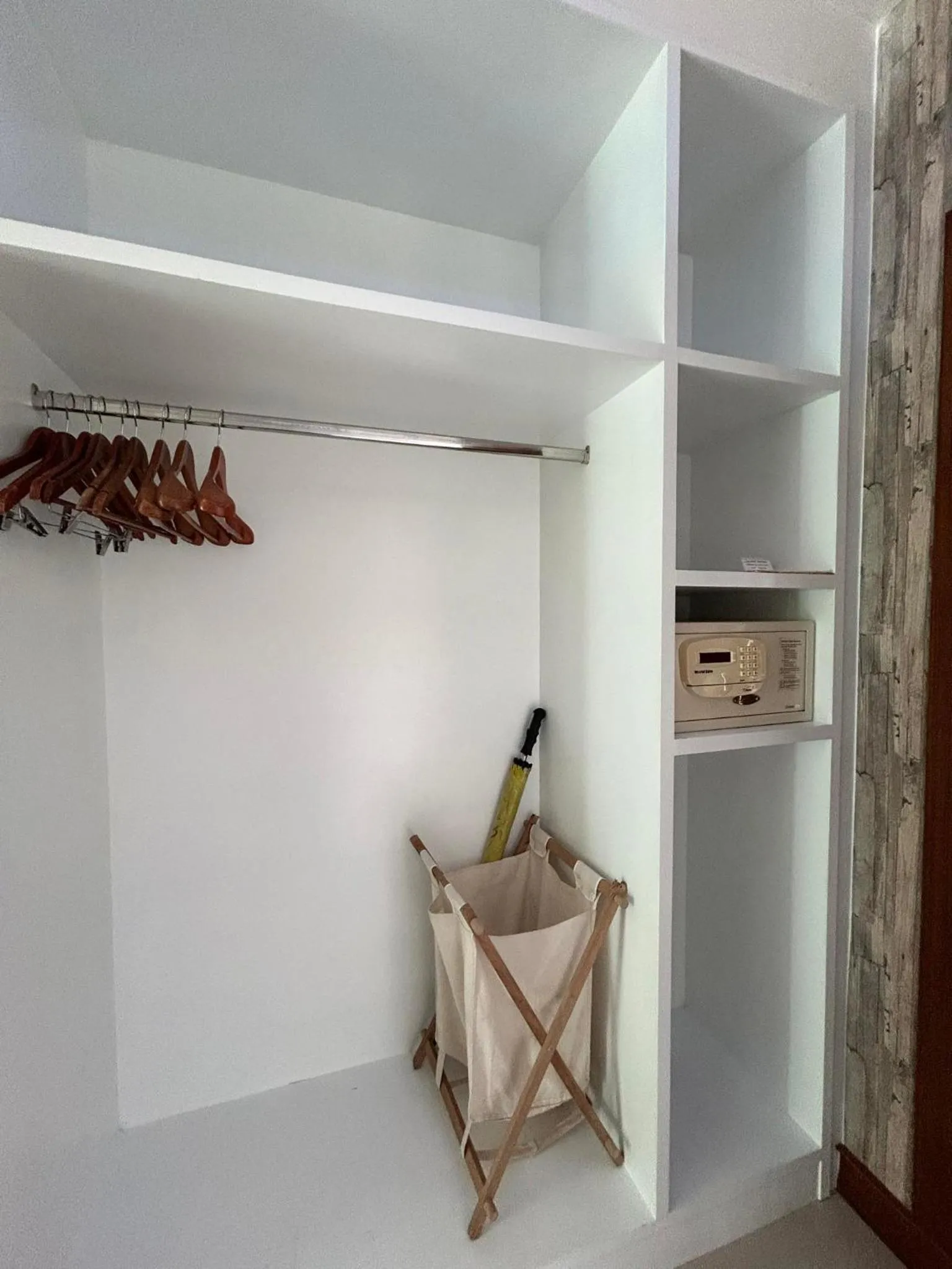 safe in Benyada Lodge - Surin Beach