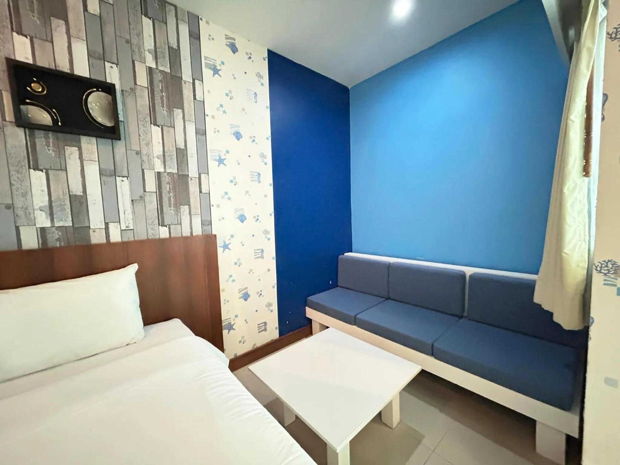 Bed in Benyada Lodge - Surin Beach