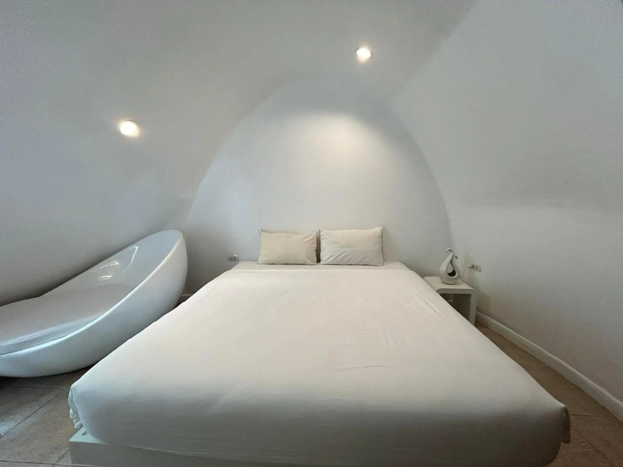 Bed in Benyada Lodge - Surin Beach