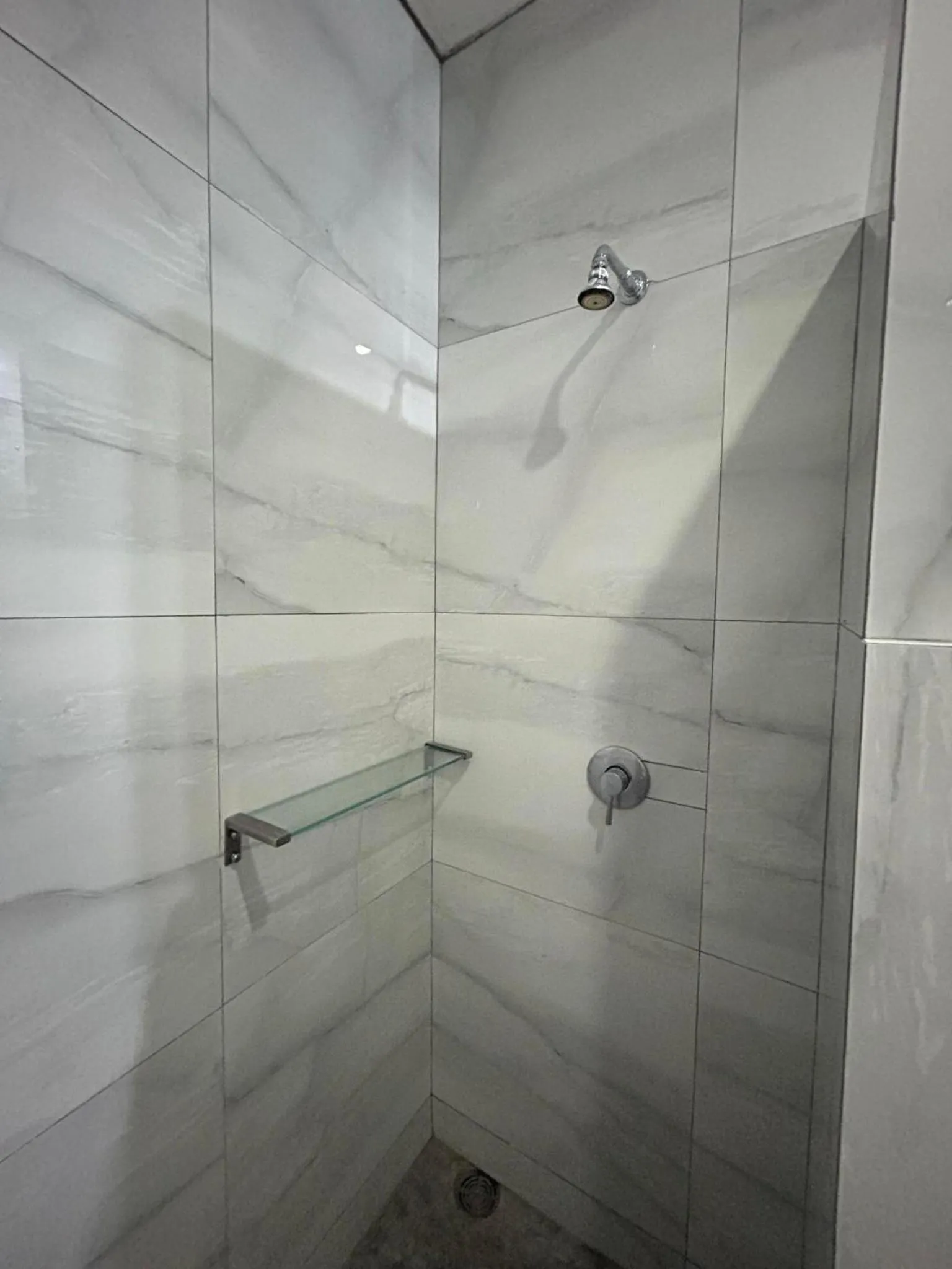 Shower in Benyada Lodge - Surin Beach
