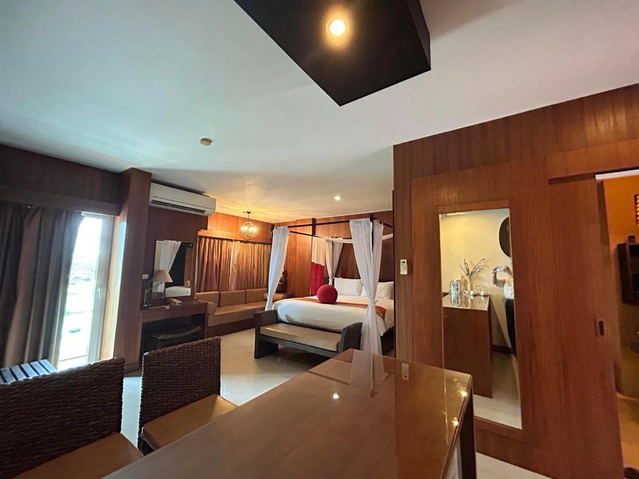 Bed in Benyada Lodge - Surin Beach