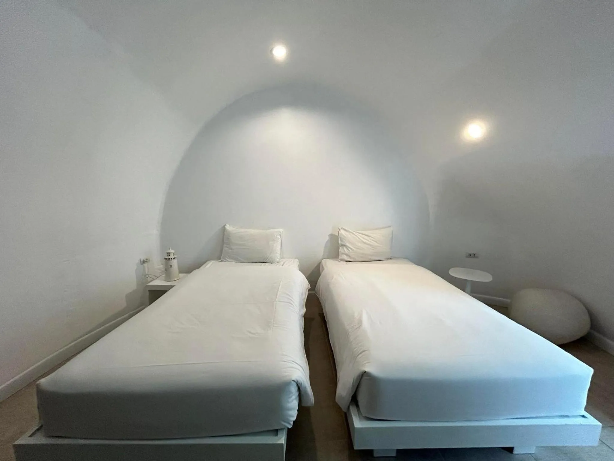 Bed in Benyada Lodge - Surin Beach