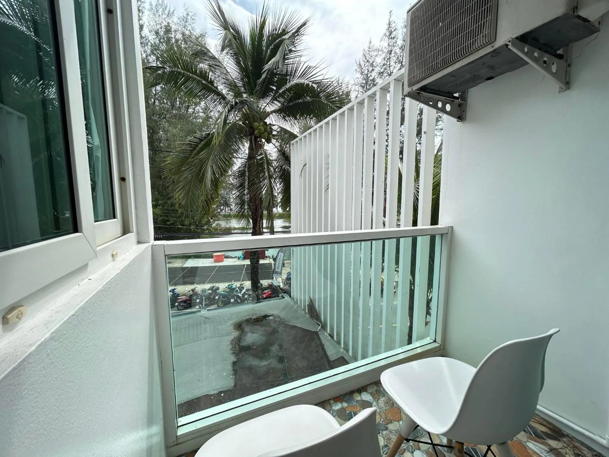 Day in Benyada Lodge - Surin Beach