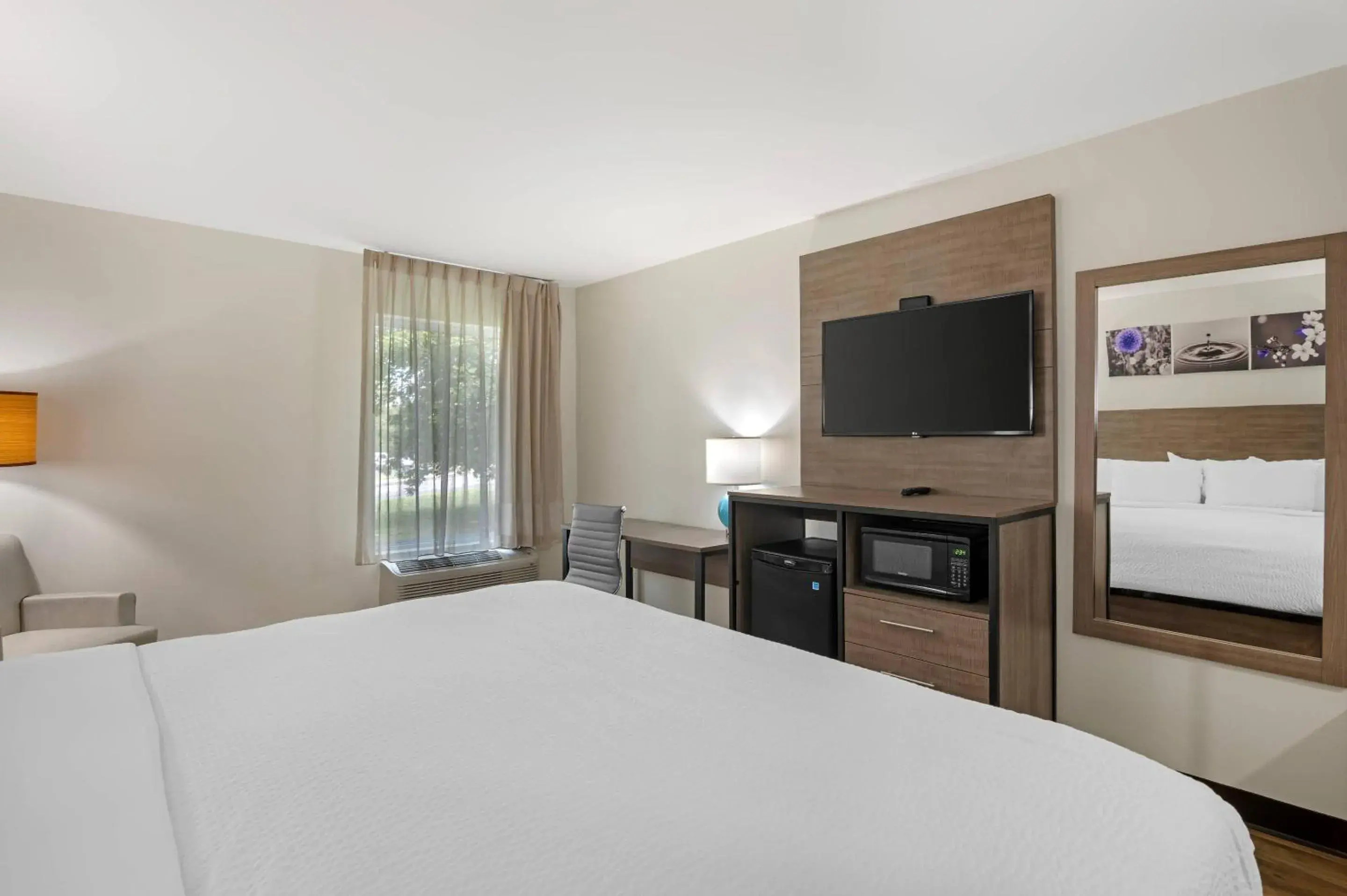 Bedroom in Sleep Inn Franklin - Cool Springs Bedroom in Sleep Inn Franklin - Cool Springs