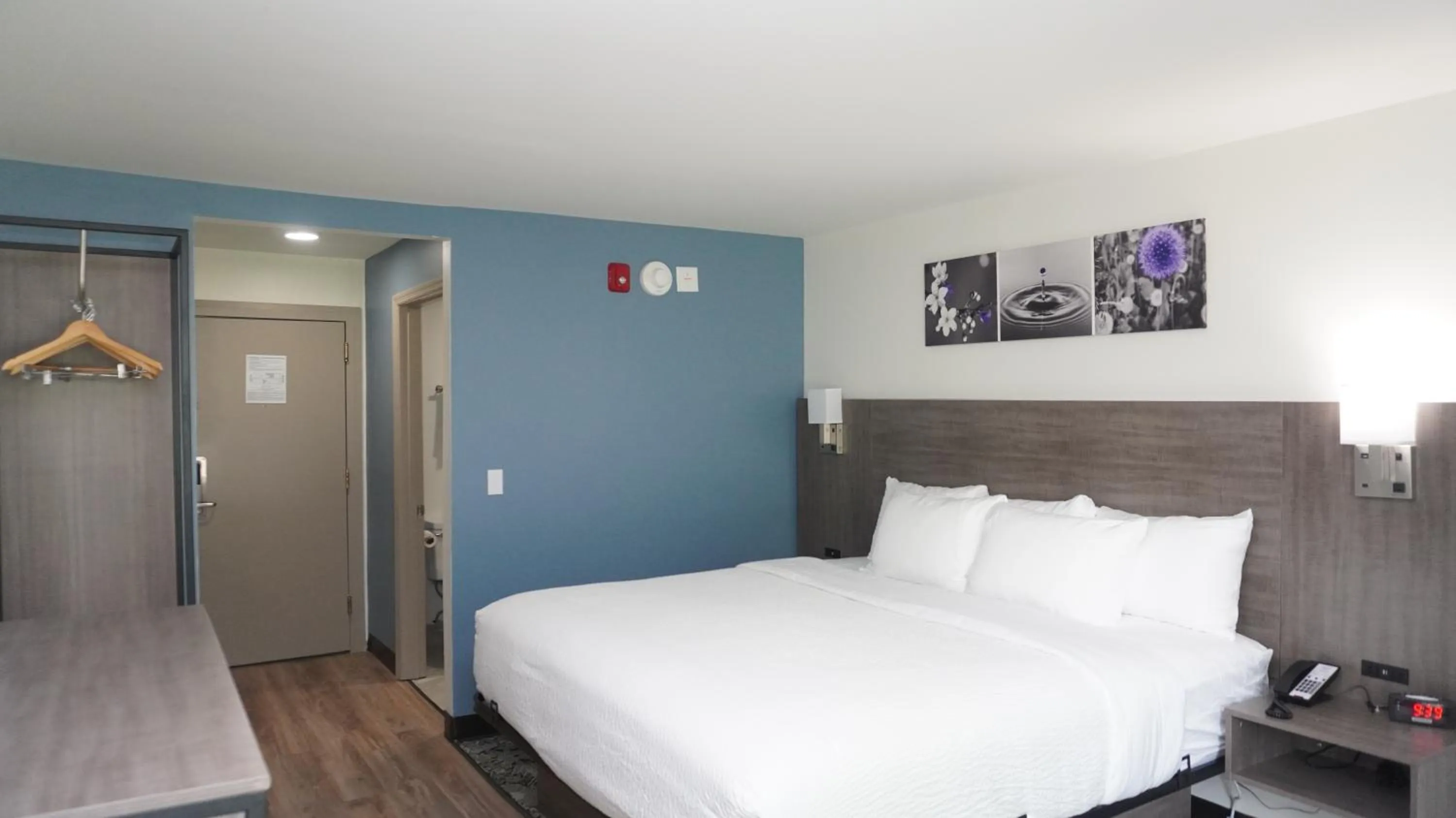 Bed in Sleep Inn Franklin - Cool Springs