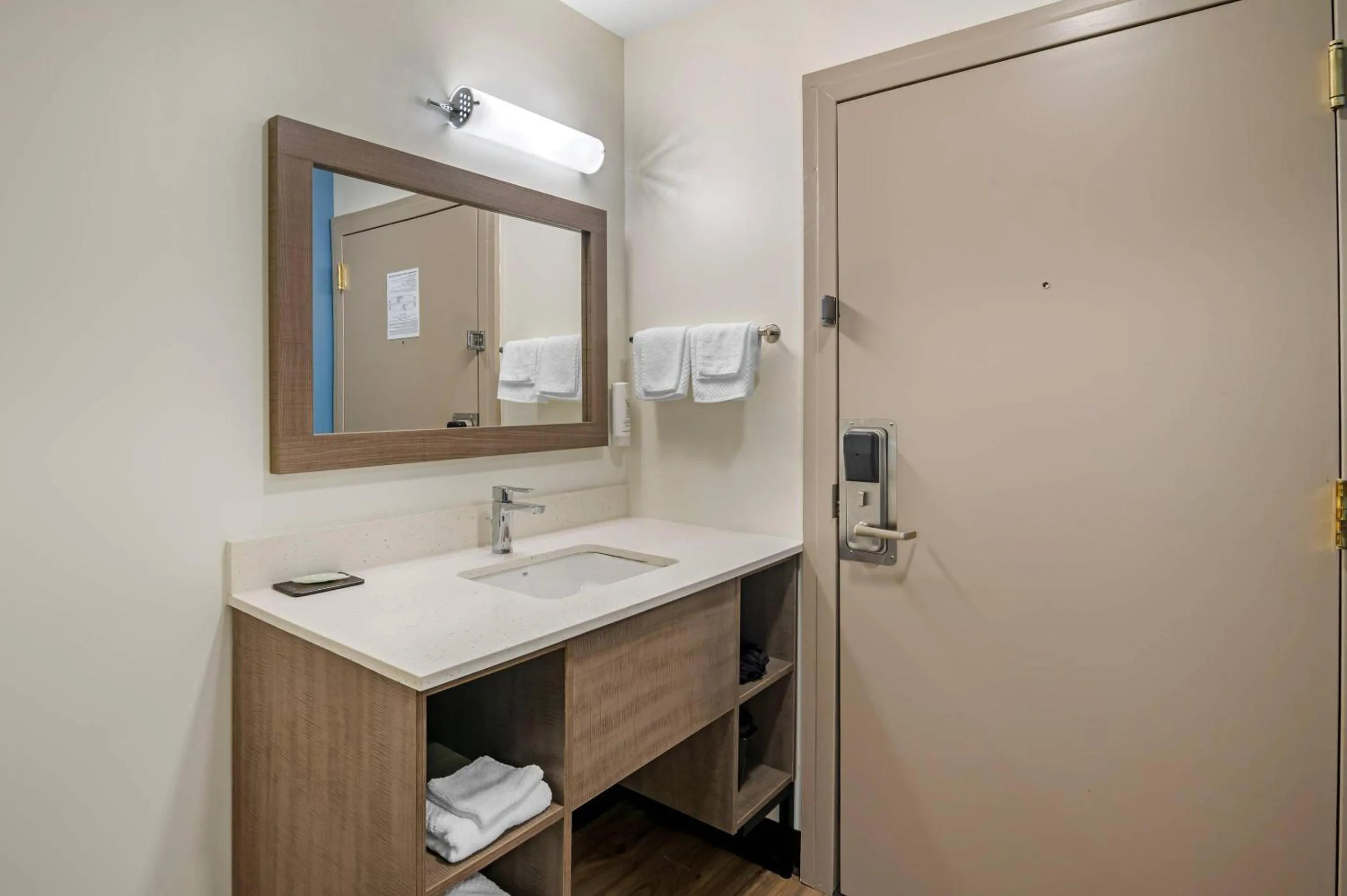 Bedroom in Sleep Inn Franklin - Cool Springs