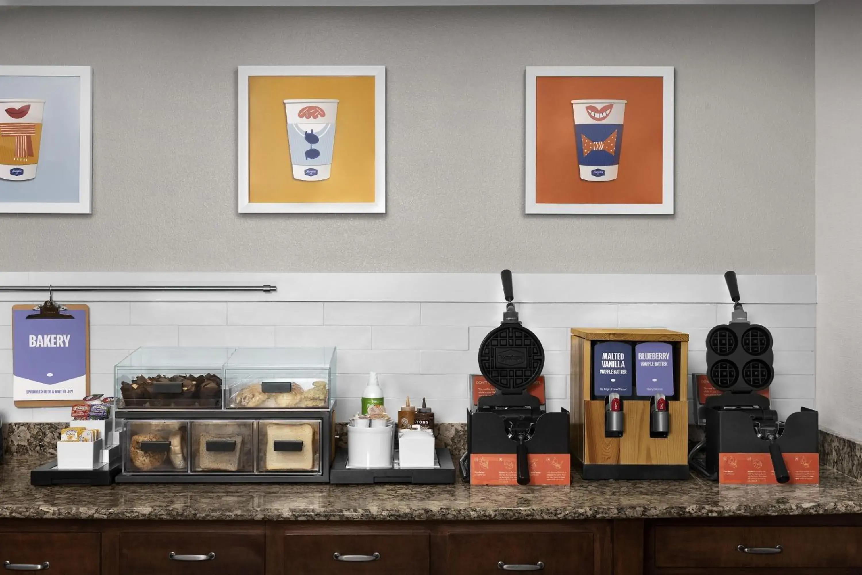 Breakfast in Hampton Inn & Suites Huntersville Breakfast in Hampton Inn & Suites Huntersville