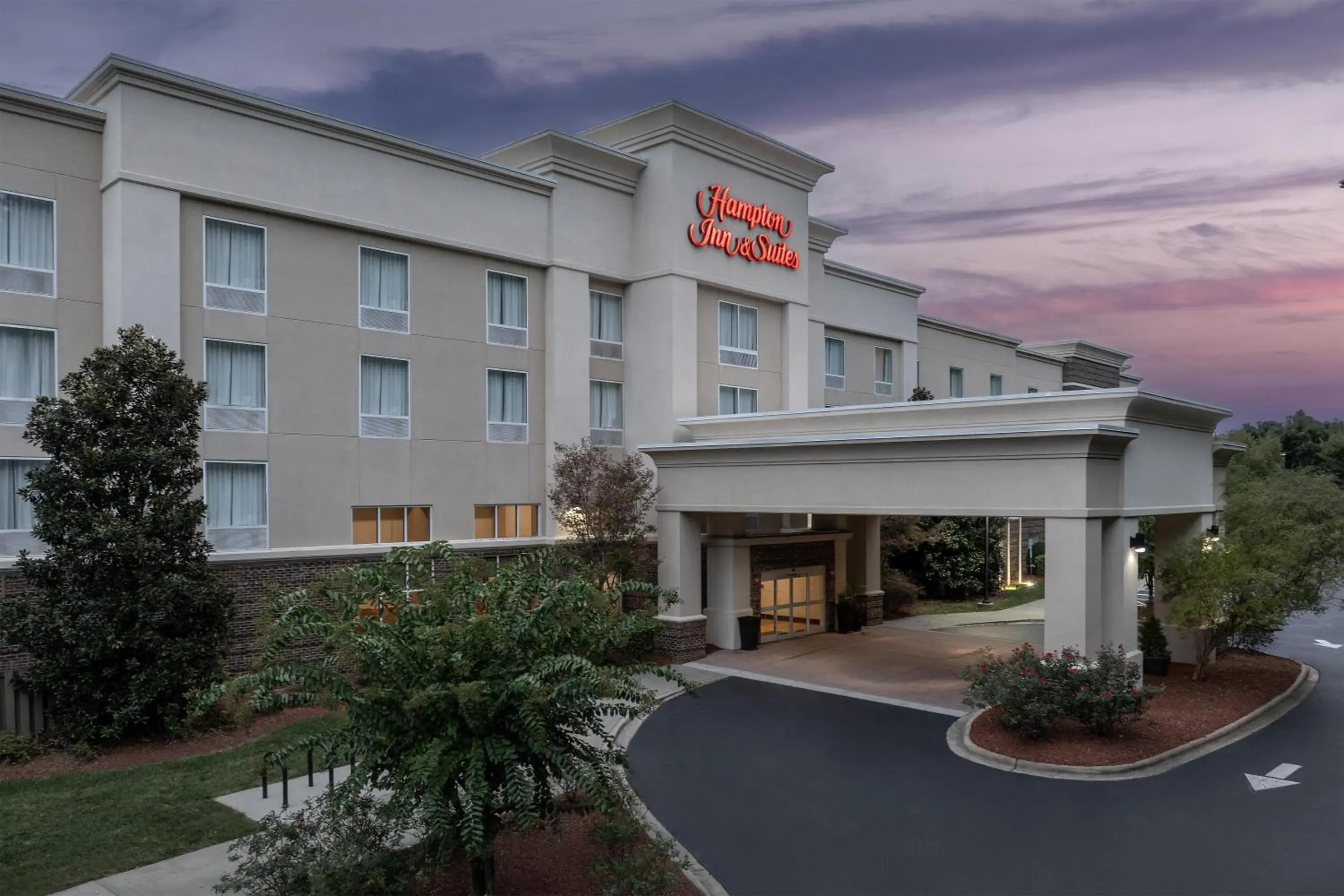 Property building in Hampton Inn & Suites Huntersville Property building in Hampton Inn & Suites Huntersville