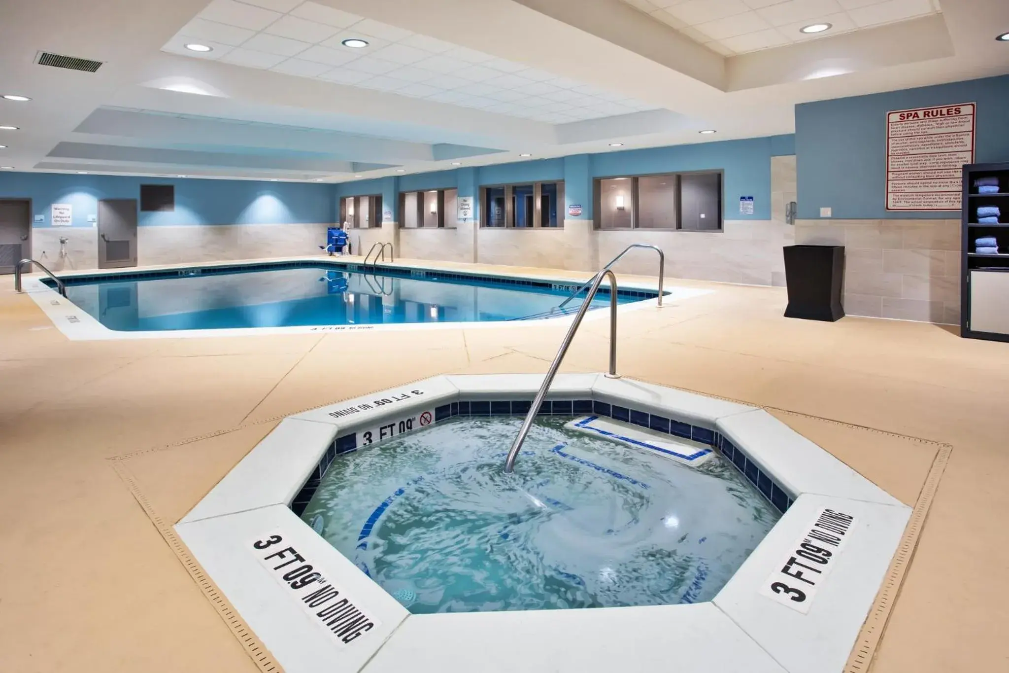 Swimming pool in Holiday Inn Express Augusta North by IHG Swimming pool in Holiday Inn Express Augusta North by IHG