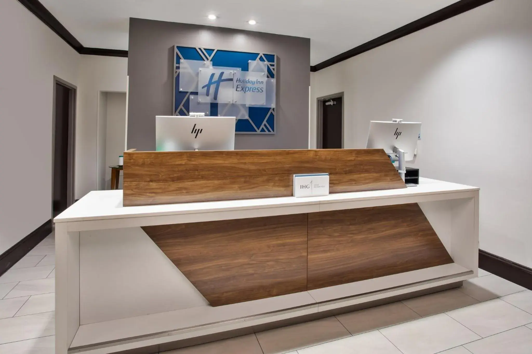 Property building in Holiday Inn Express Augusta North by IHG Property building in Holiday Inn Express Augusta North by IHG