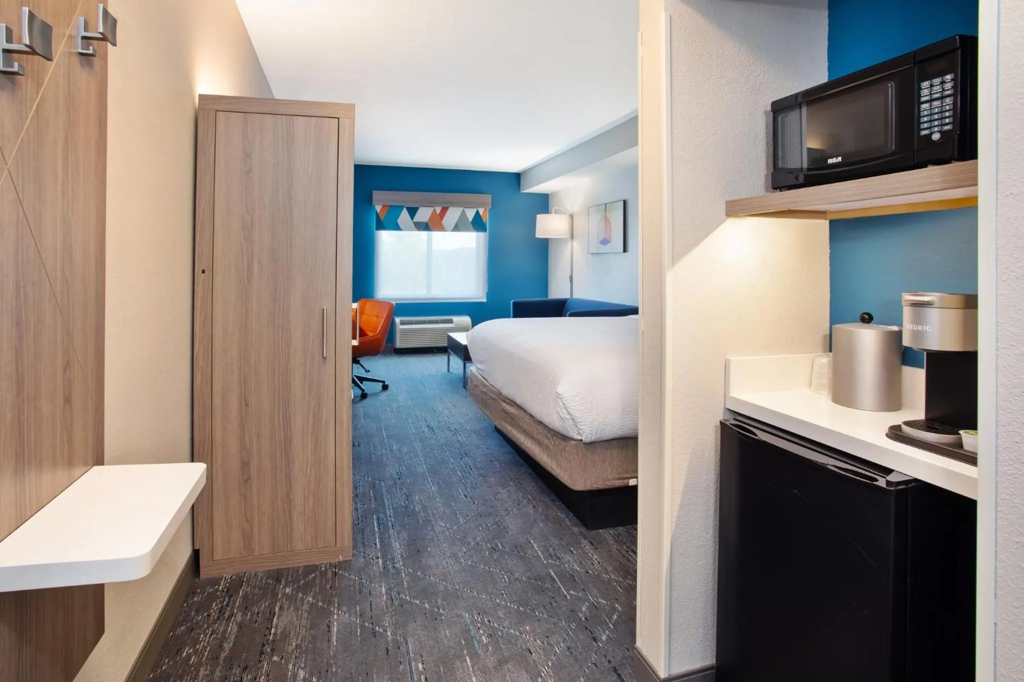 Photo of the whole room, Bed in Holiday Inn Express Augusta North by IHG