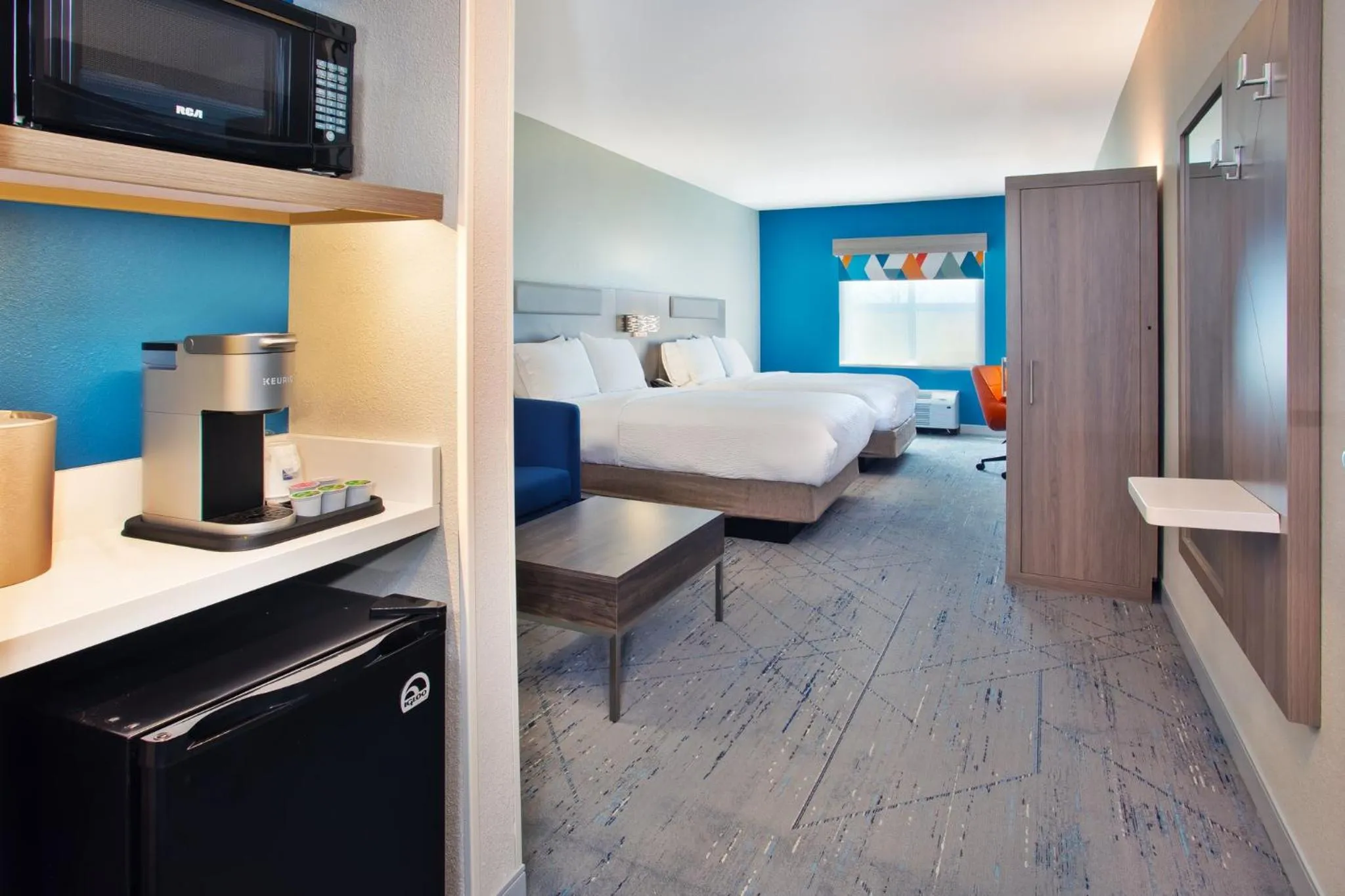 Photo of the whole room, Bed in Holiday Inn Express Augusta North by IHG