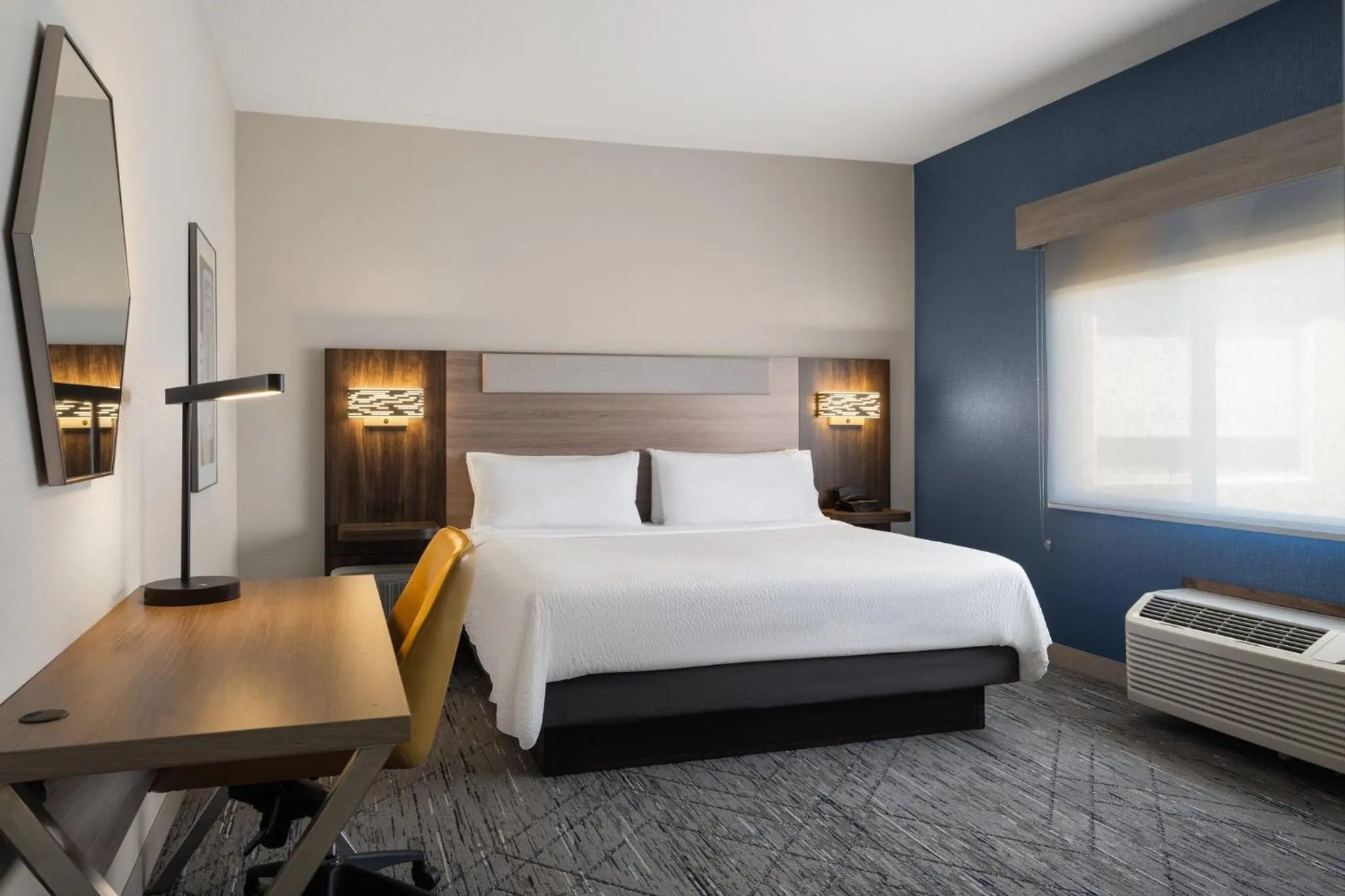 Photo of the whole room, Bed in Holiday Inn Express & Suites American Fork - North Provo by IHG