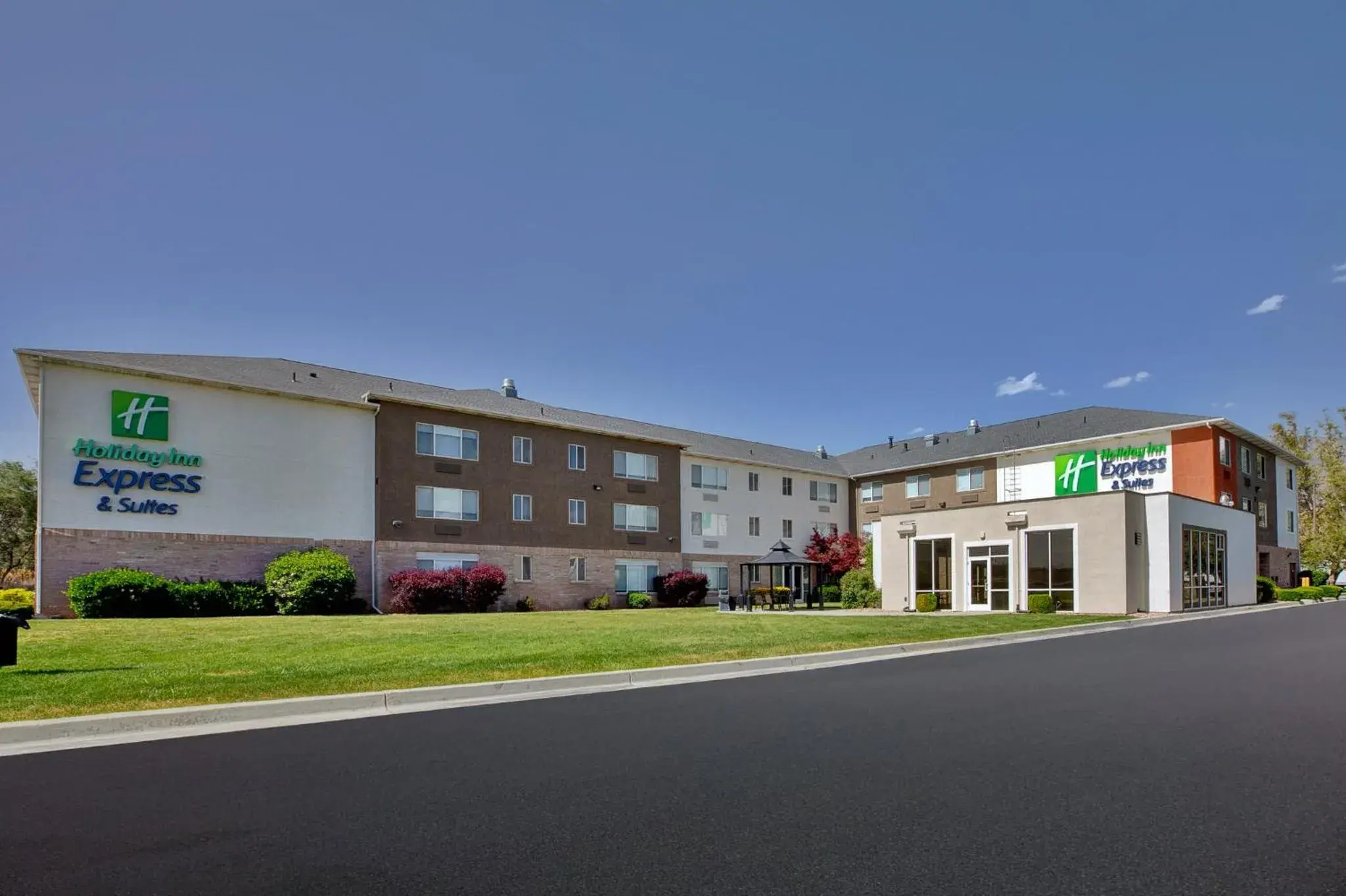 Property building in Holiday Inn Express & Suites American Fork - North Provo by IHG Property building in Holiday Inn Express & Suites American Fork - North Provo by IHG