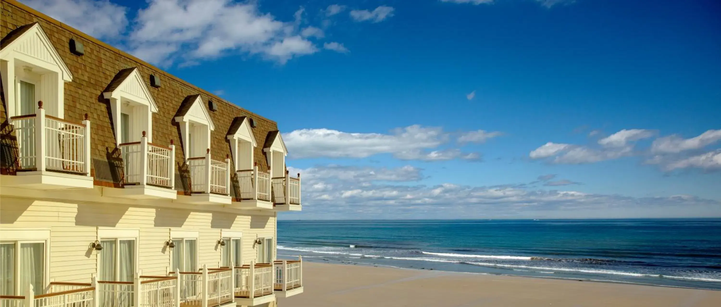 Property building in Nantasket Beach Resort Property building in Nantasket Beach Resort