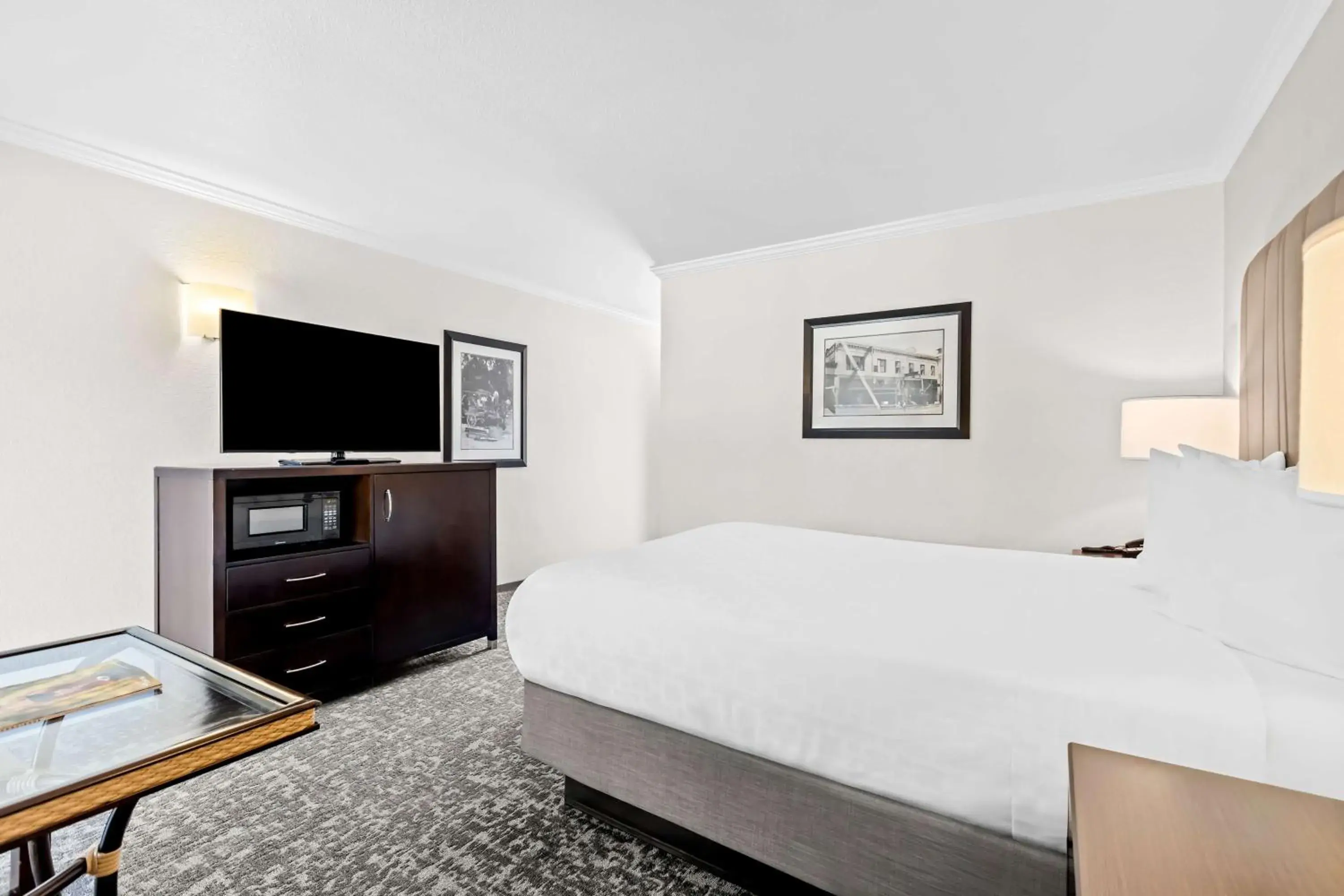 Queen Room - Non-Smoking in Best Western Garden Inn Queen Room - Non-Smoking in Best Western Garden Inn