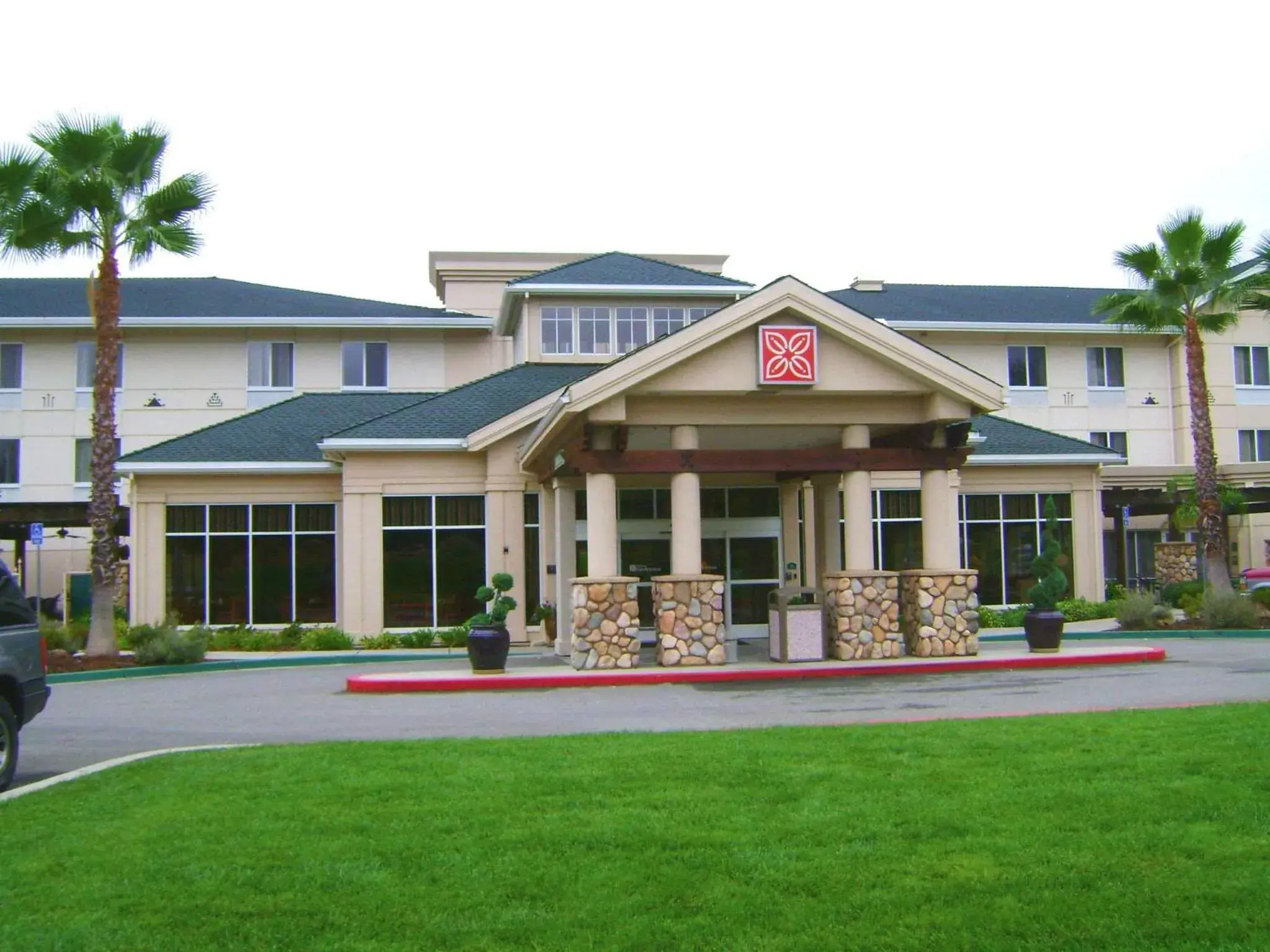 Property building in Hilton Garden Inn Redding Property building in Hilton Garden Inn Redding