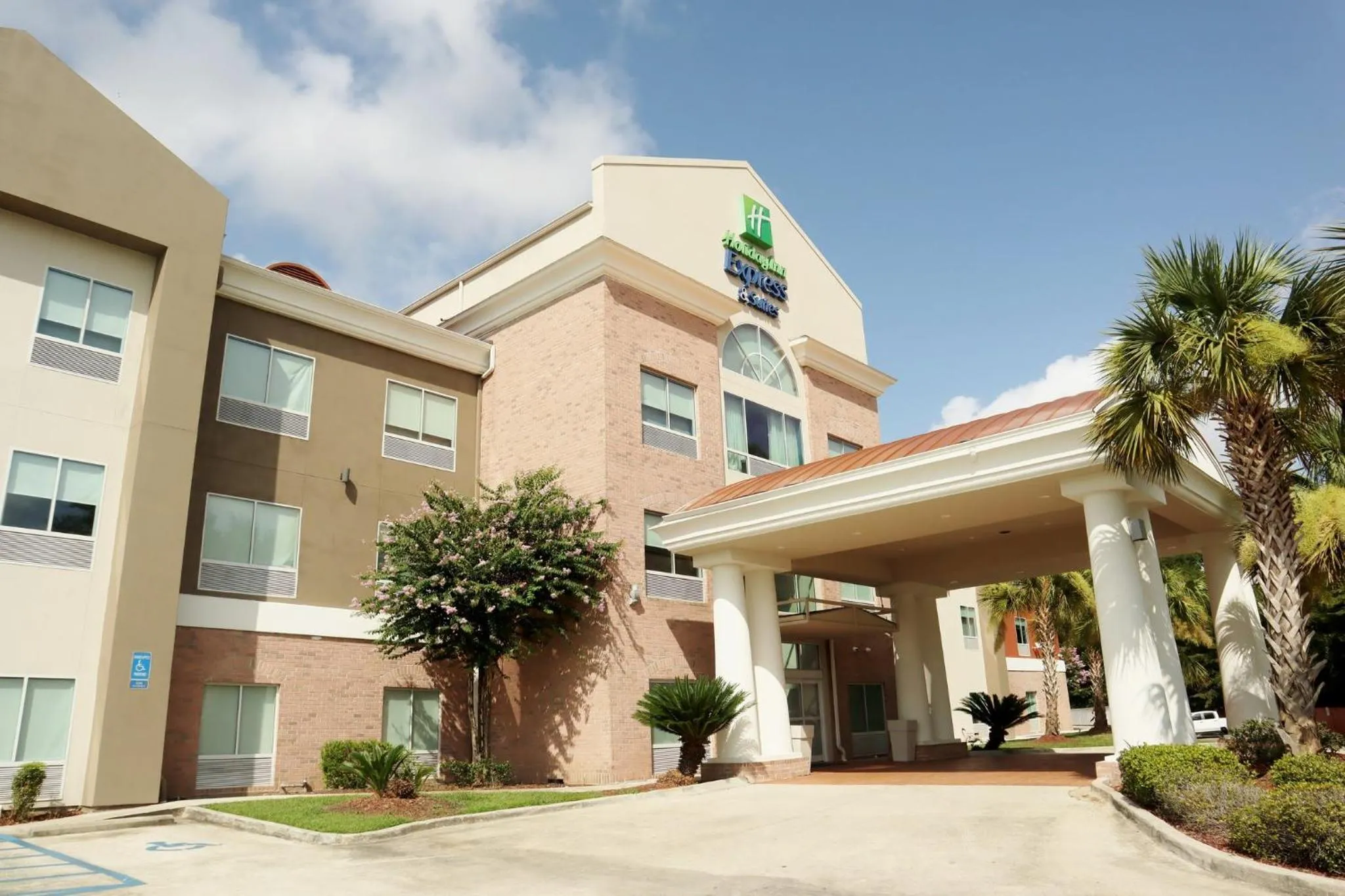 Property building in Holiday Inn Express Baton Rouge North by IHG