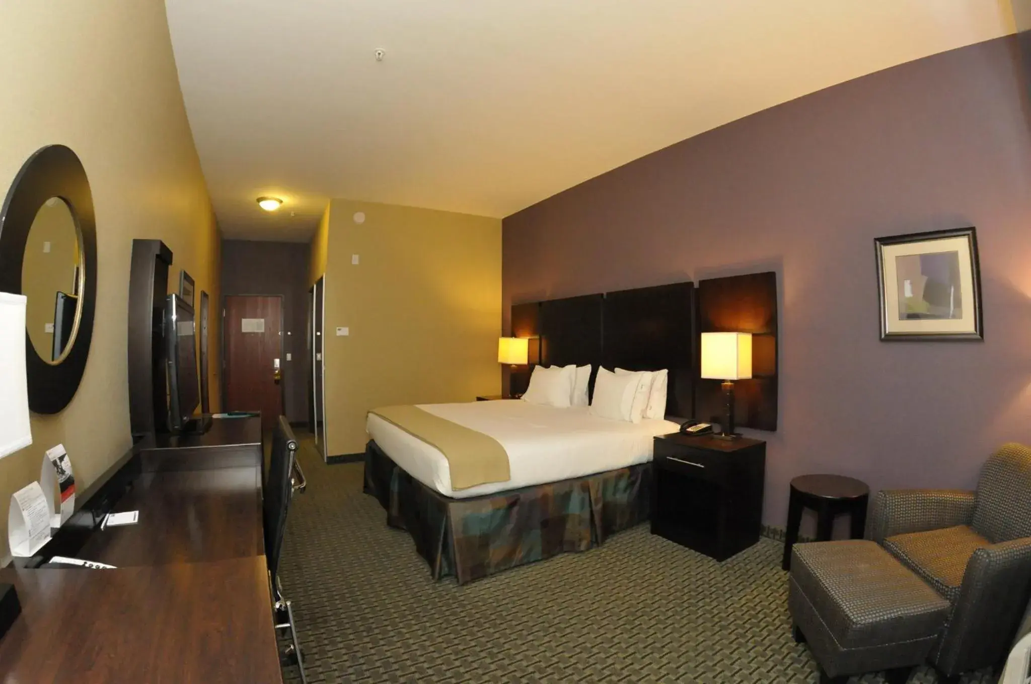 Bedroom, Bed in Holiday Inn Express Baton Rouge North by IHG Bedroom, Bed in Holiday Inn Express Baton Rouge North by IHG
