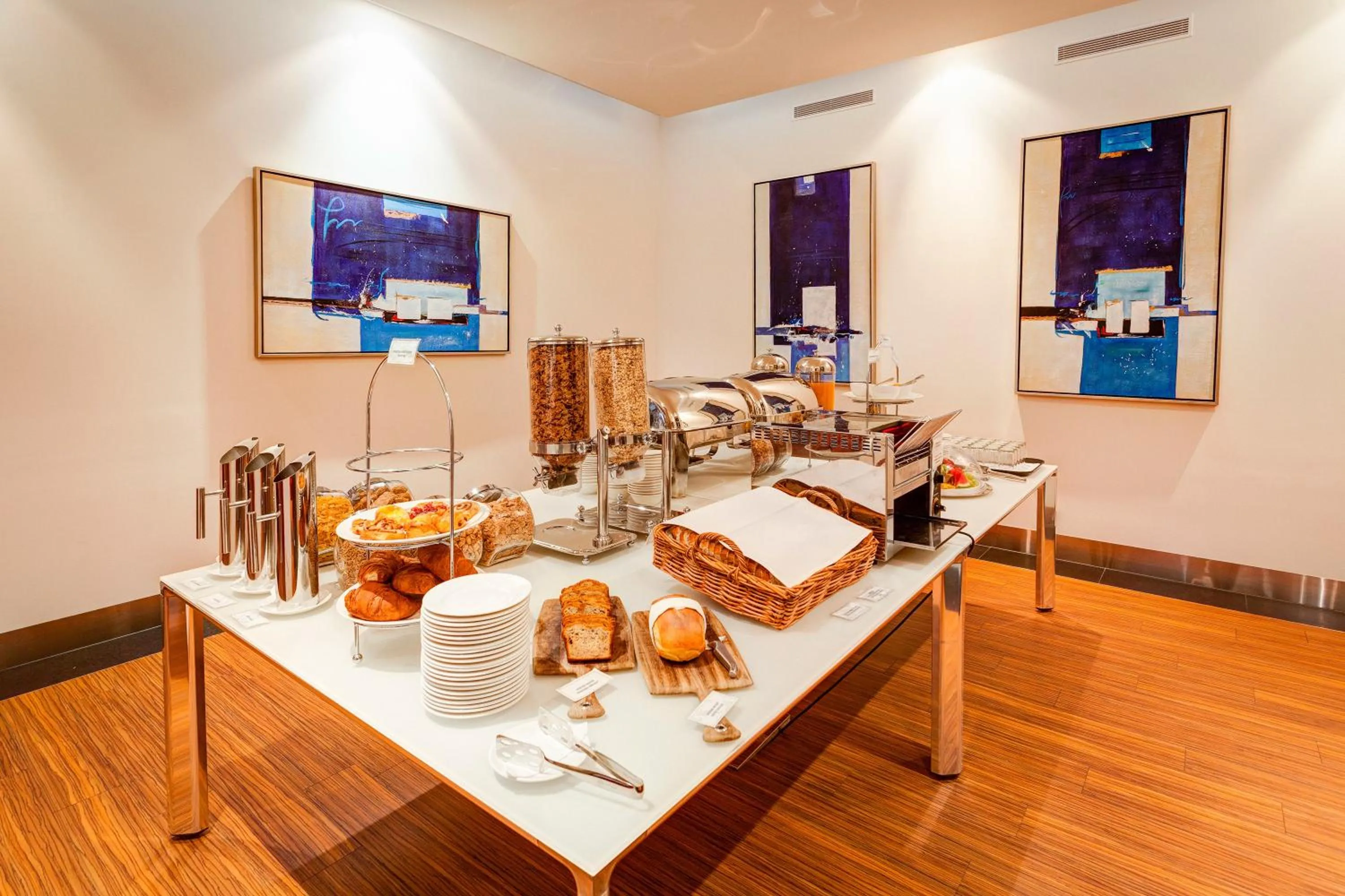 Food in Mantra Charles Hotel