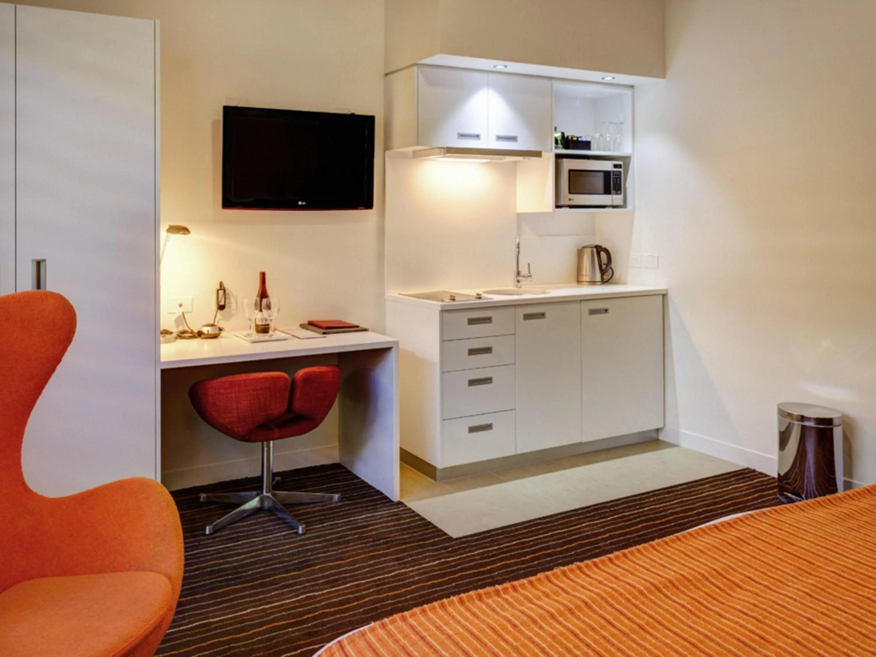 Bedroom in Mantra Charles Hotel