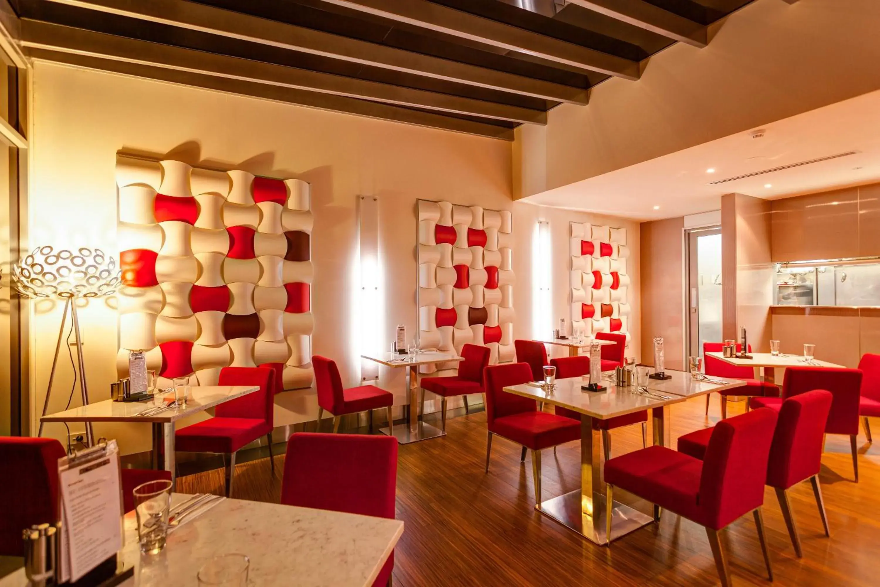 Restaurant/places to eat in Mantra Charles Hotel Restaurant/places to eat in Mantra Charles Hotel