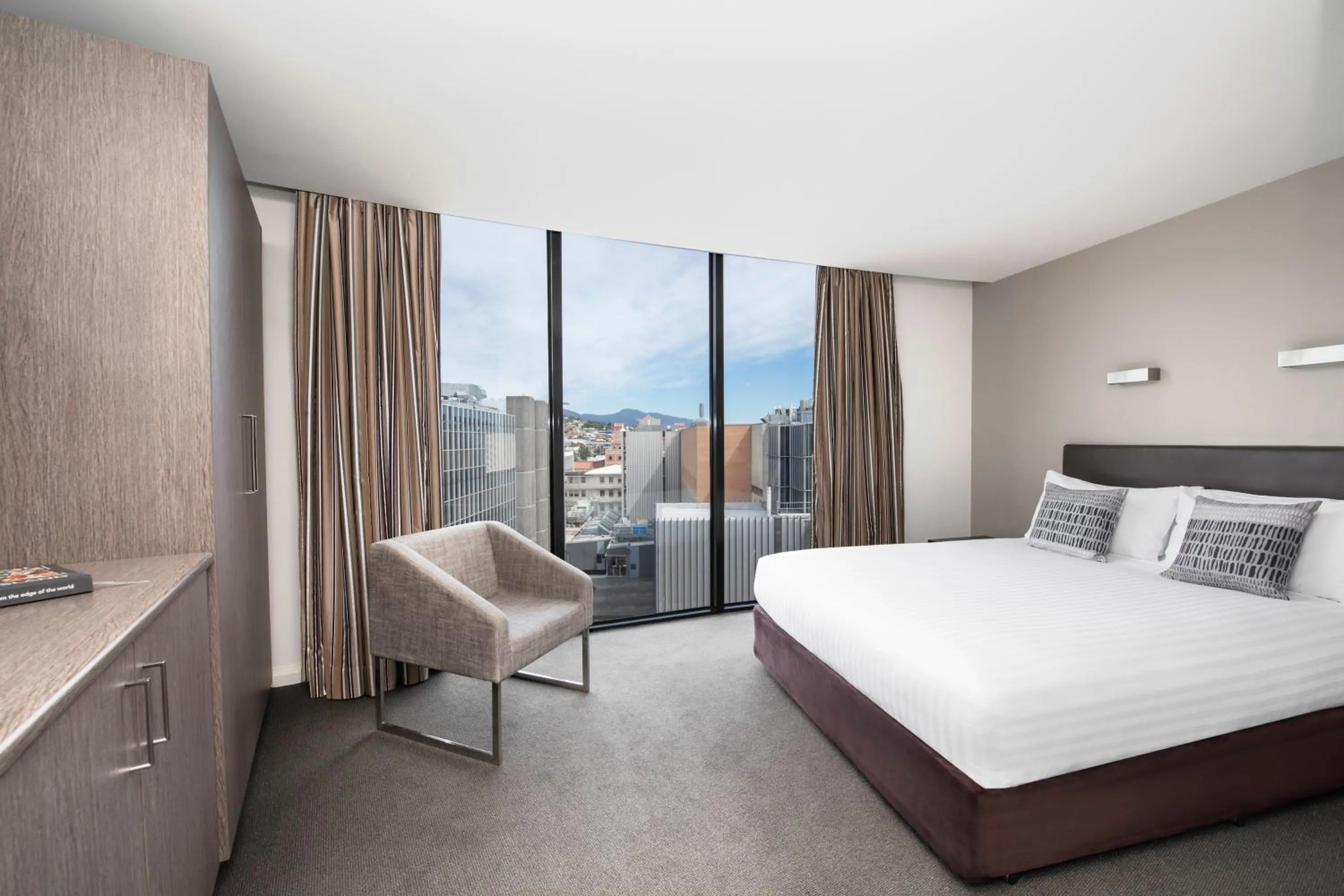 Bedroom, Bed in Mantra Collins Hotel