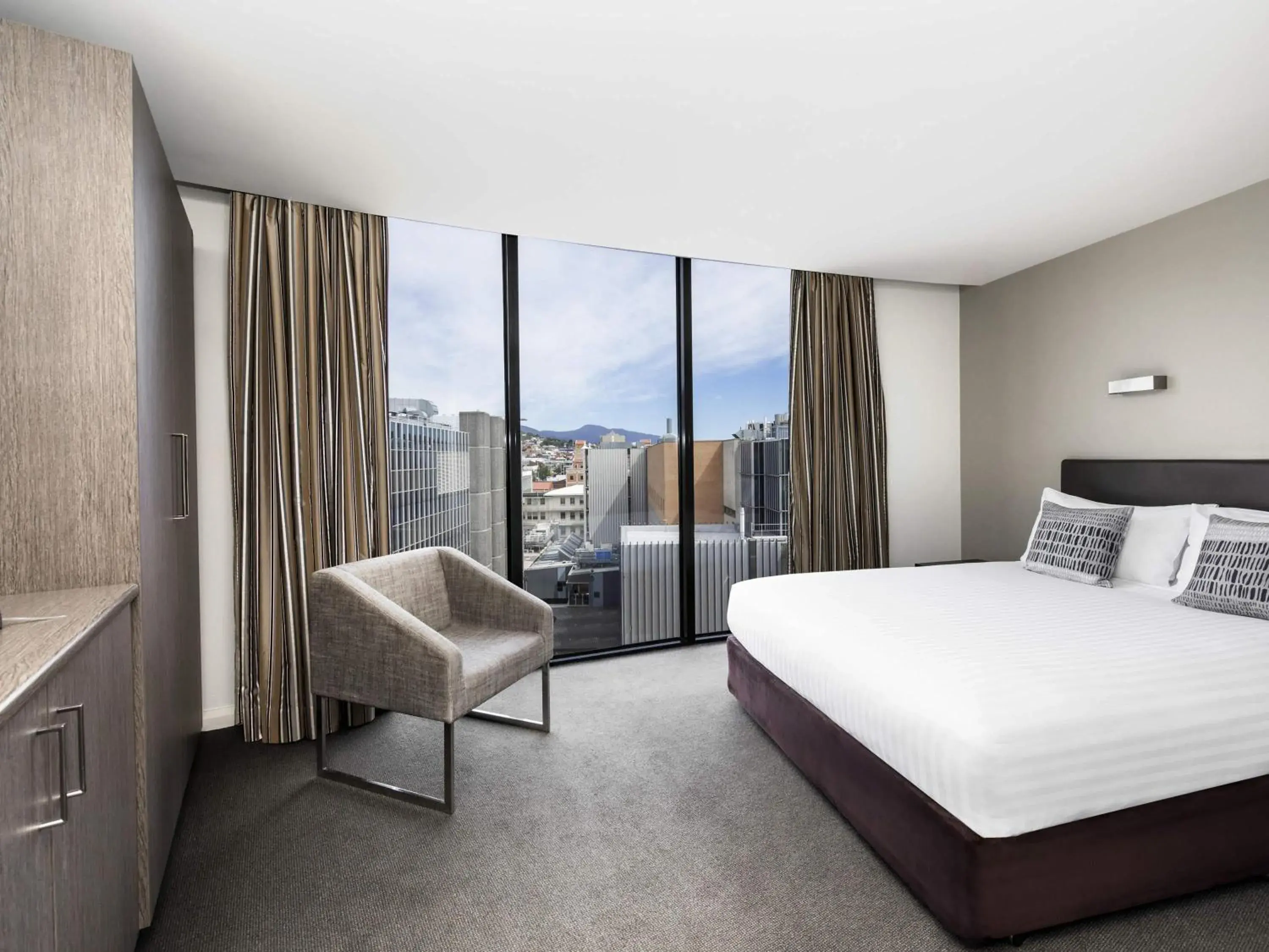 Bedroom, Bed in Mantra Collins Hotel Bedroom, Bed in Mantra Collins Hotel