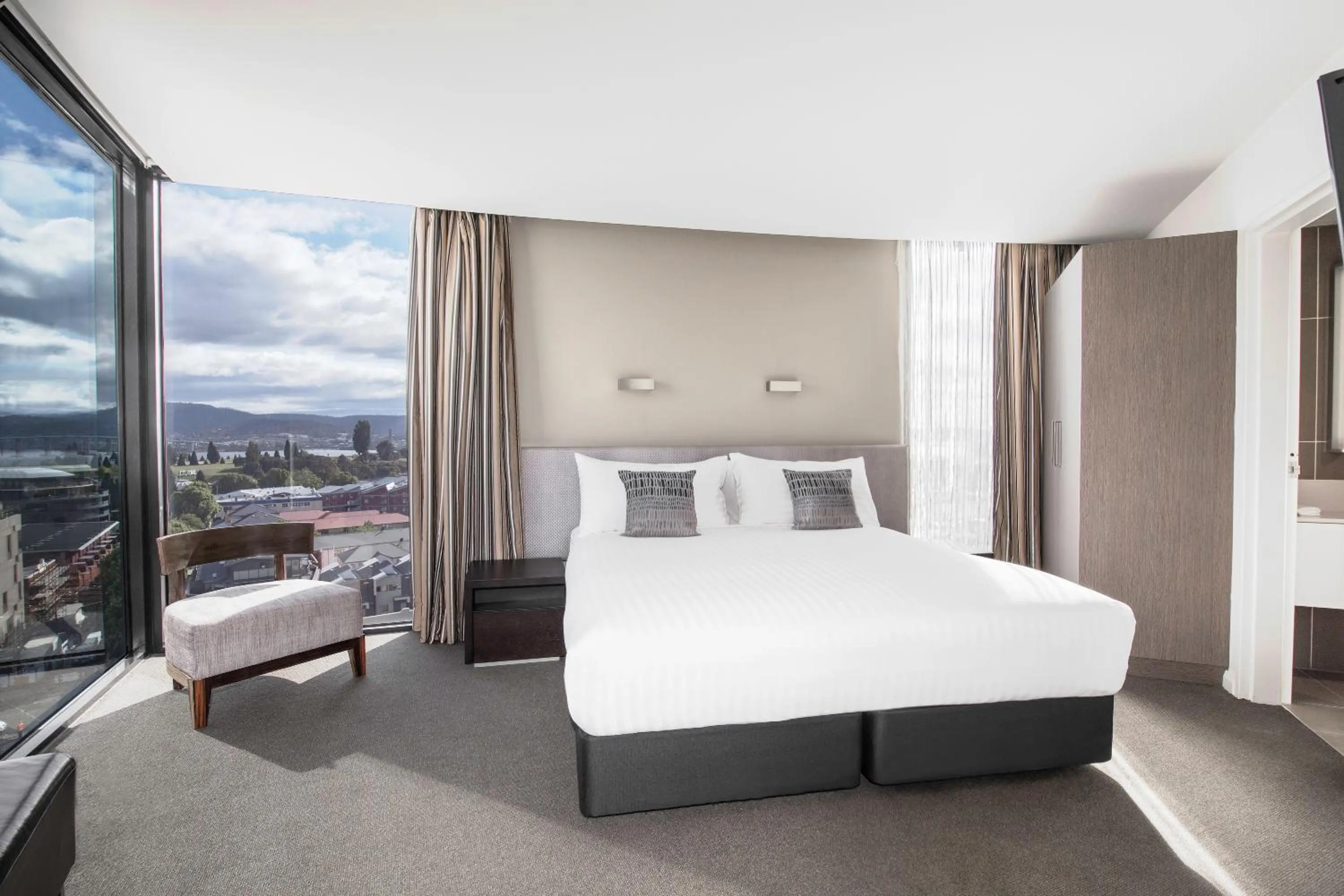 Bedroom, Bed in Mantra Collins Hotel