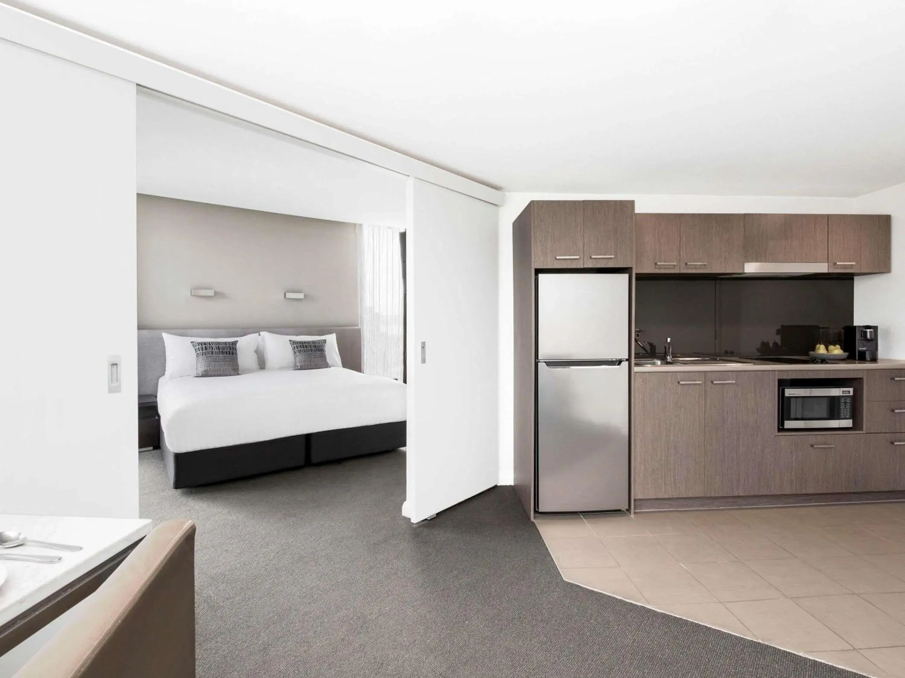 Property building, Bed in Mantra Collins Hotel Property building, Bed in Mantra Collins Hotel