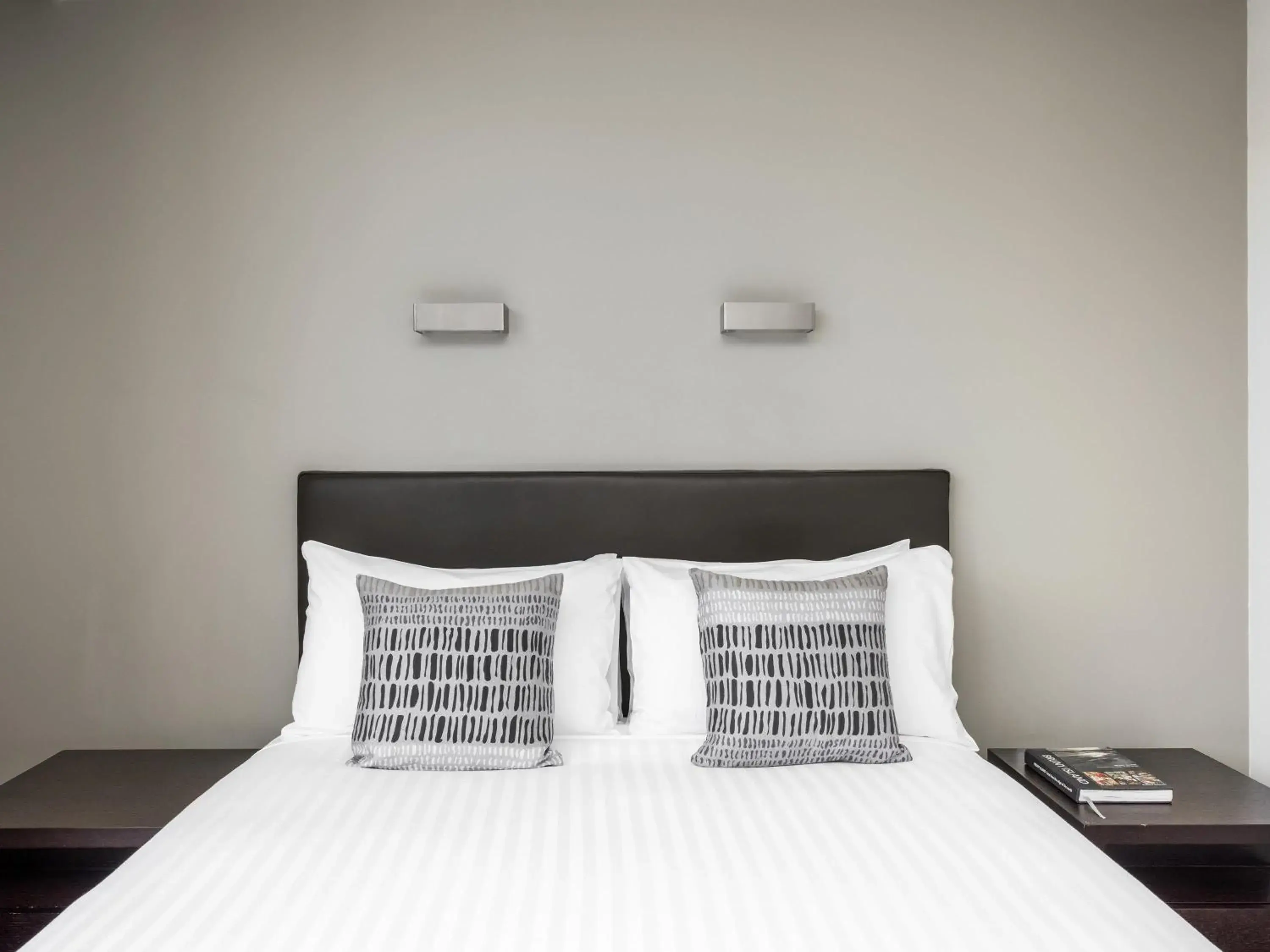 Bedroom, Bed in Mantra Collins Hotel Bedroom, Bed in Mantra Collins Hotel