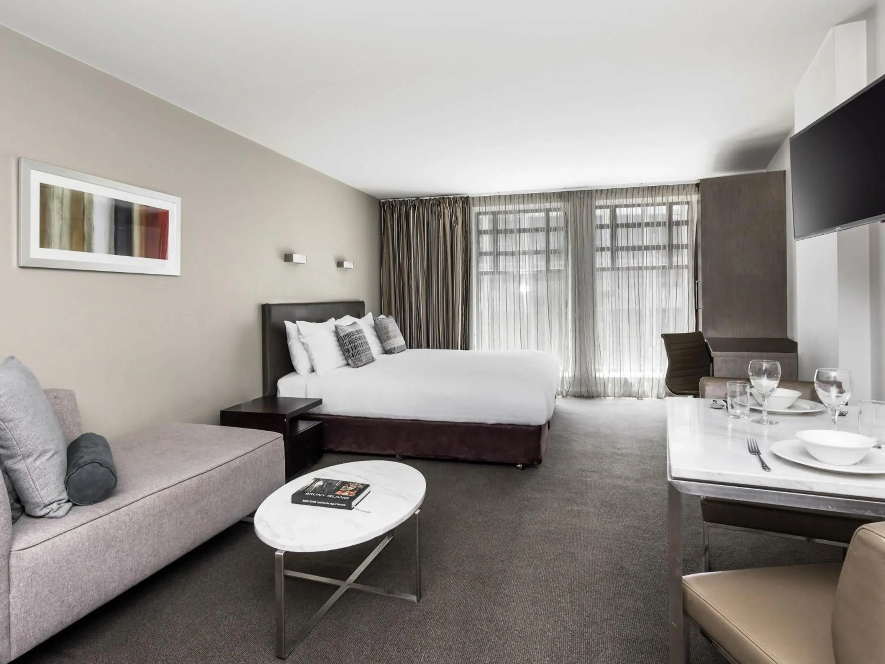 Bedroom, Bed in Mantra Collins Hotel Bedroom, Bed in Mantra Collins Hotel