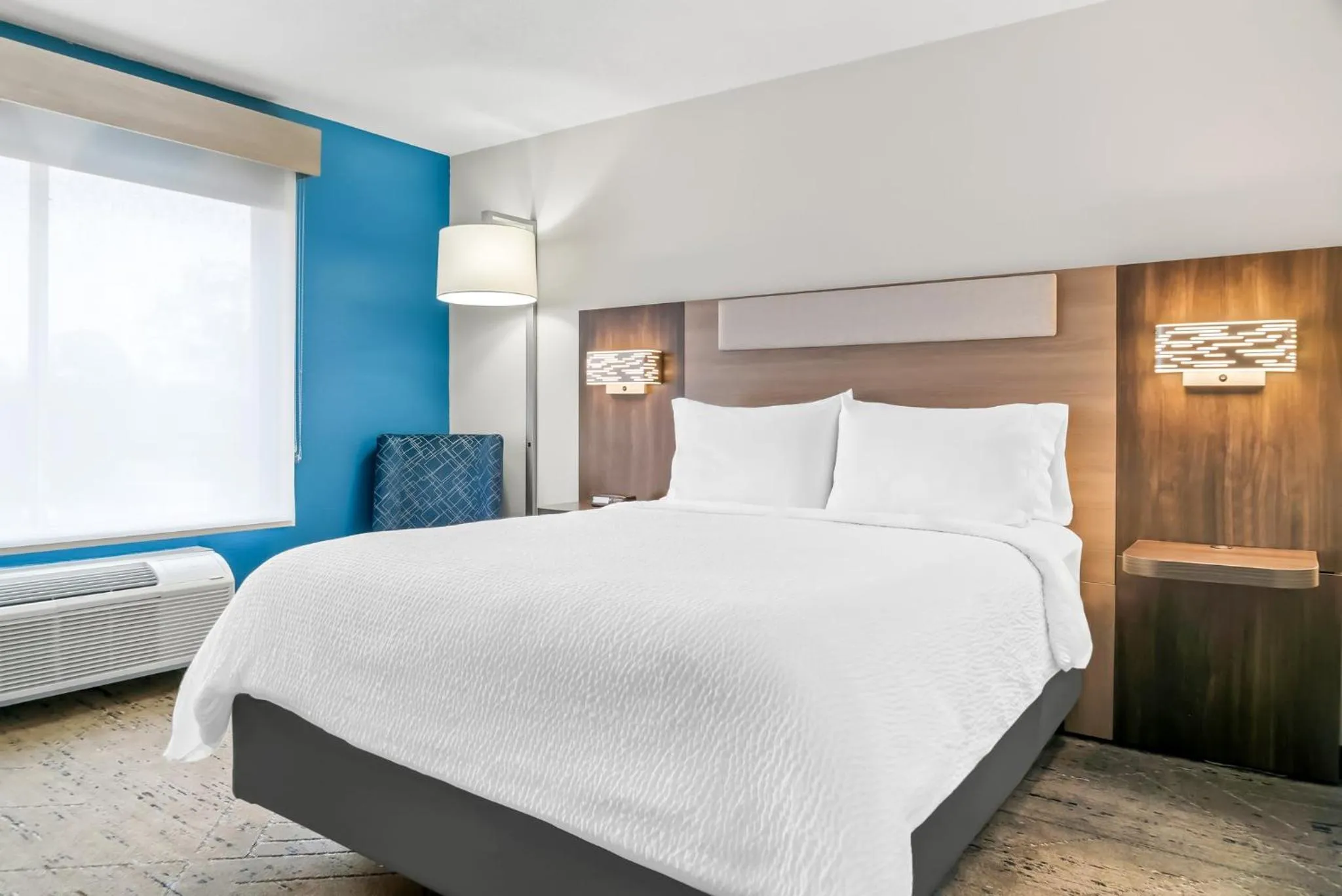 Photo of the whole room, Bed in Holiday Inn Express Lapeer by IHG