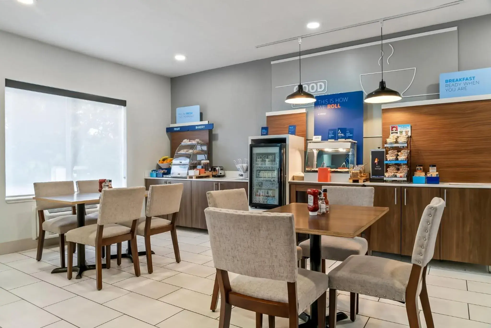 Breakfast in Holiday Inn Express Lapeer by IHG Breakfast in Holiday Inn Express Lapeer by IHG