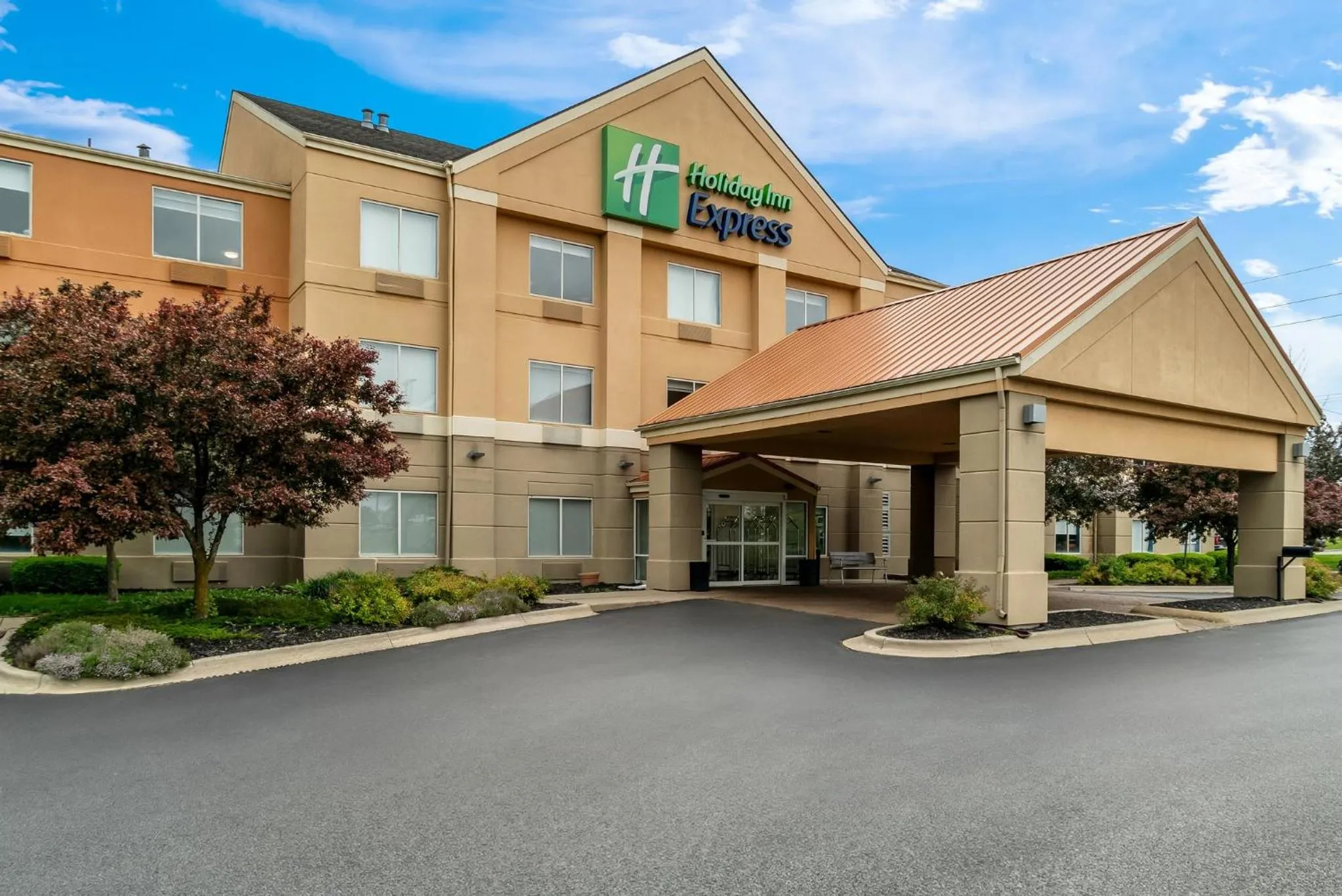 Property building in Holiday Inn Express Lapeer by IHG
