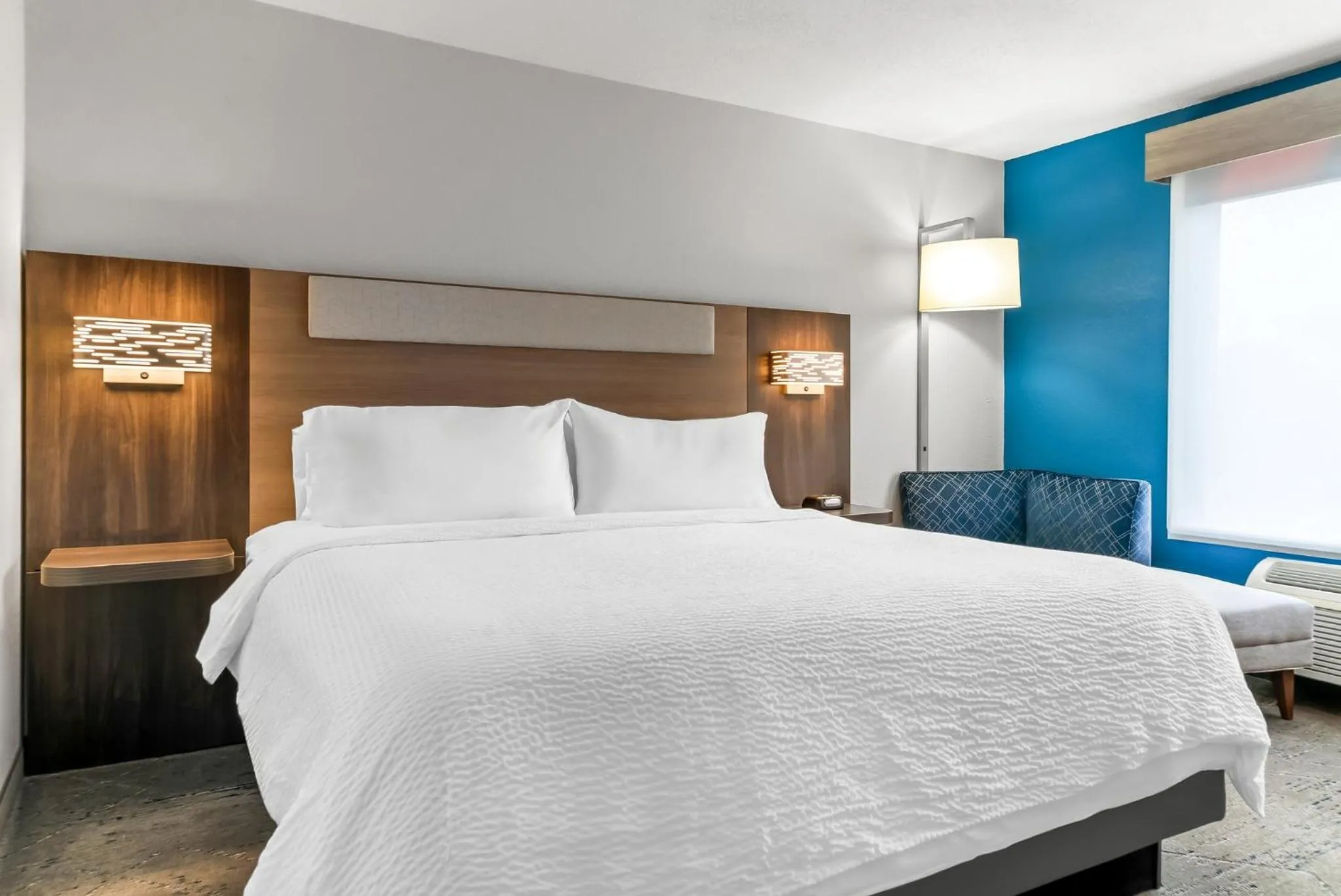 Photo of the whole room, Bed in Holiday Inn Express Lapeer by IHG