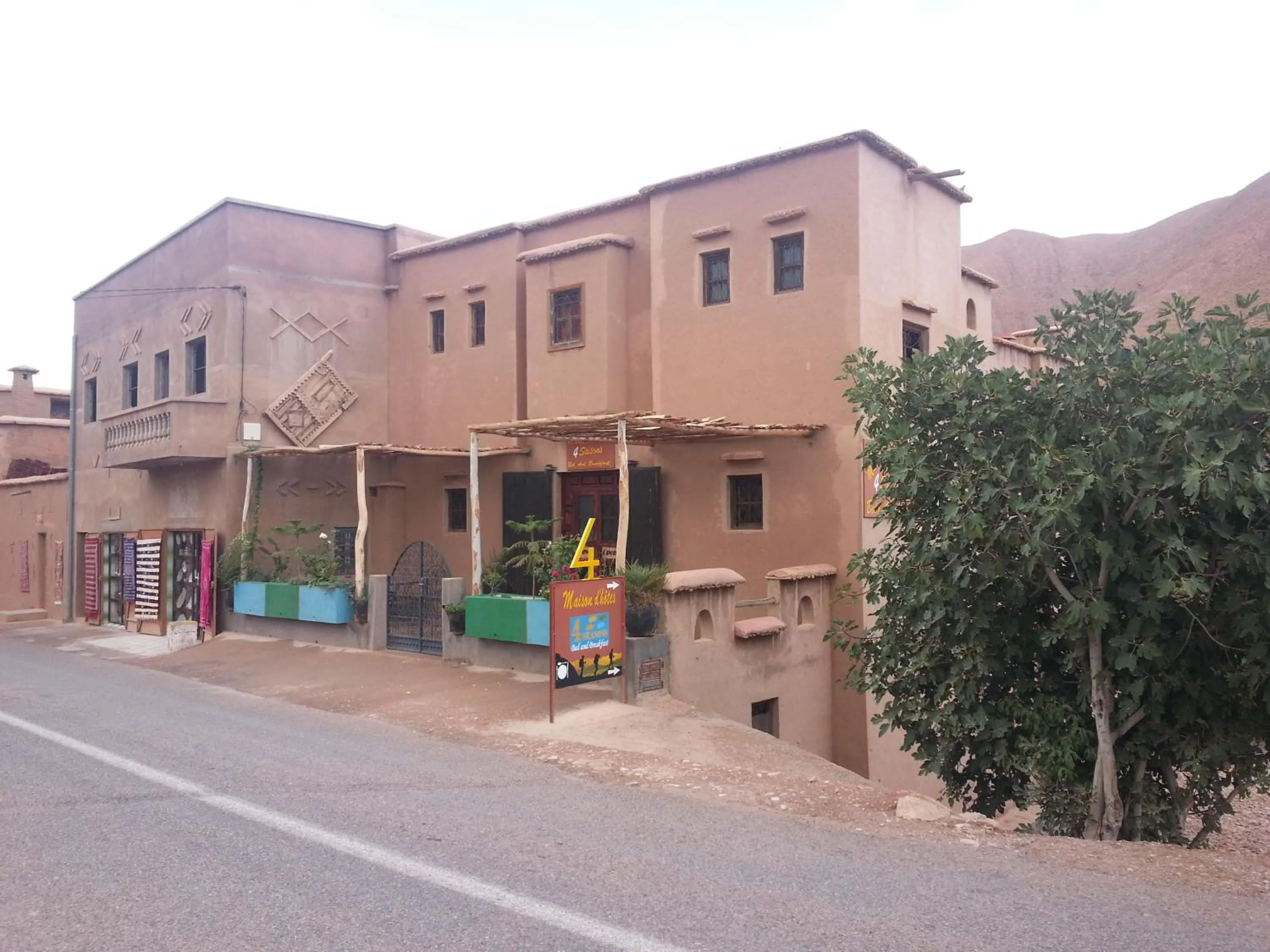 Property building in Les 4 Saisons Du Dades