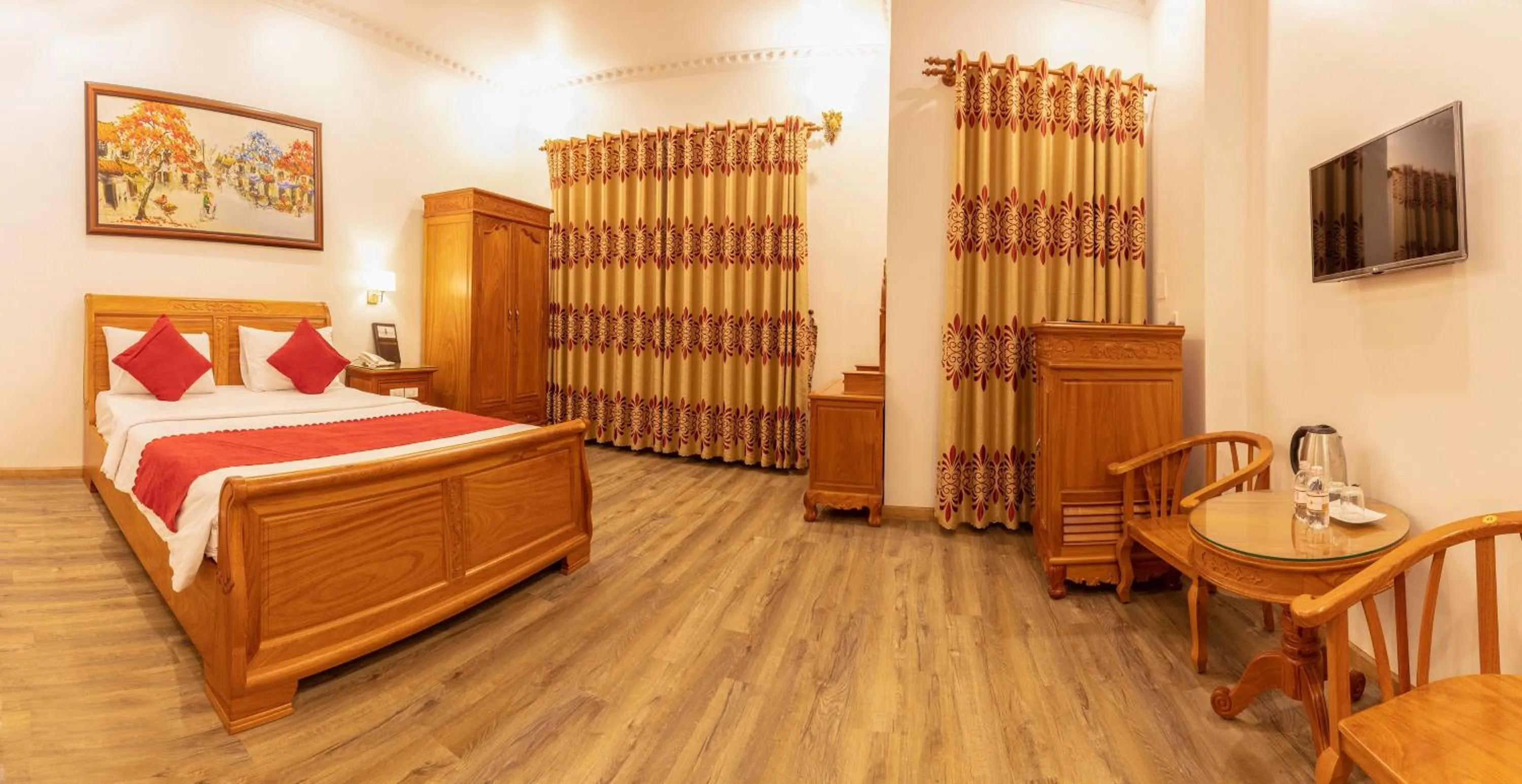 Photo of the whole room, Bed in Dragon King 1 Hotel