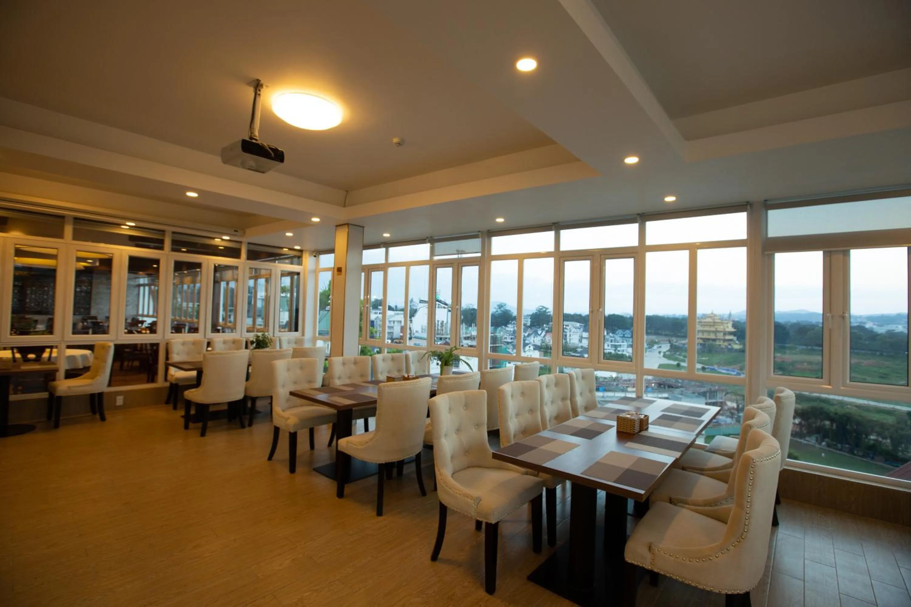 Dining area in Dragon King 1 Hotel