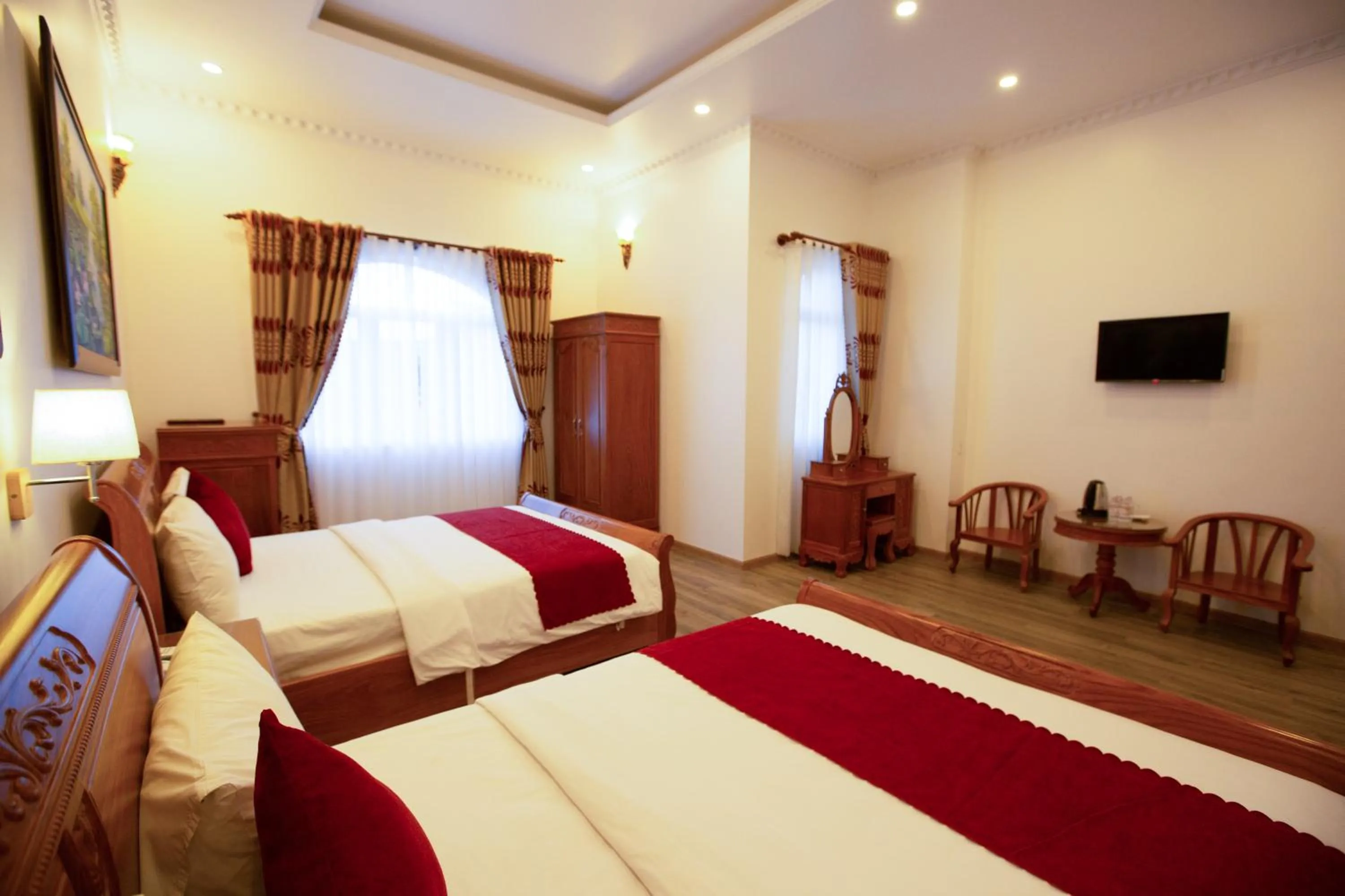 Bedroom, Bed in Dragon King 1 Hotel