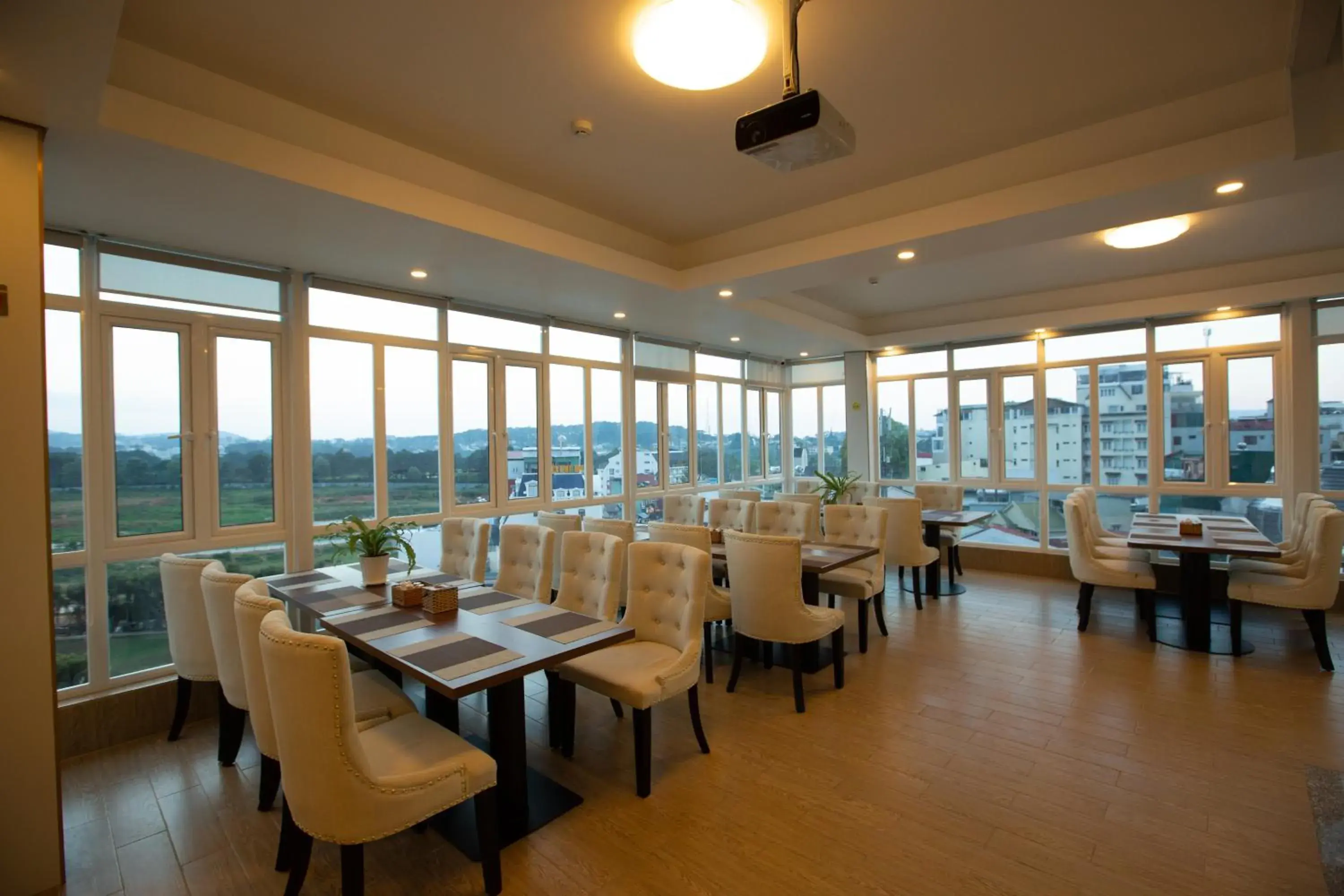 Restaurant/places to eat in Dragon King 1 Hotel Restaurant/places to eat in Dragon King 1 Hotel