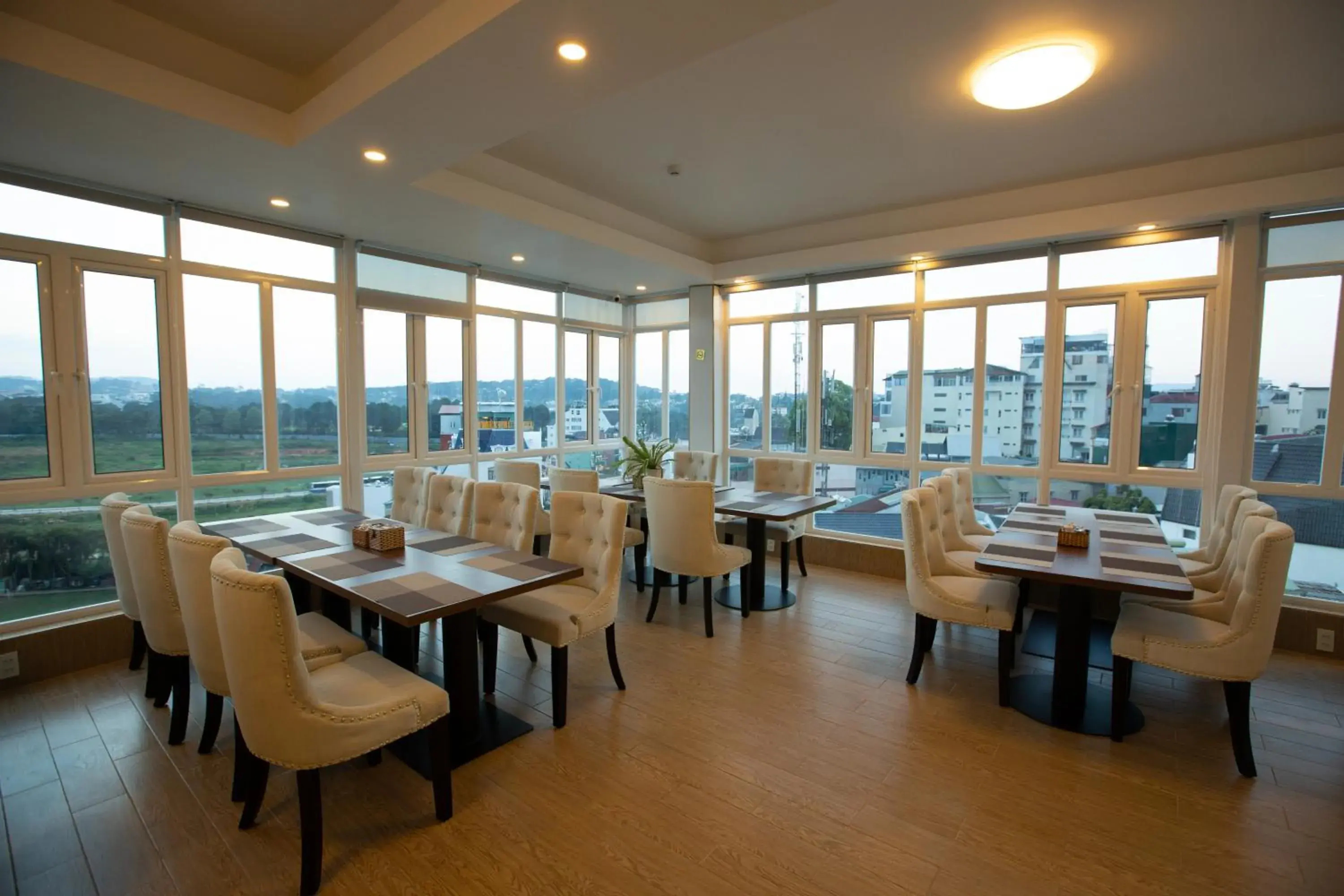 Restaurant/places to eat in Dragon King 1 Hotel Restaurant/places to eat in Dragon King 1 Hotel