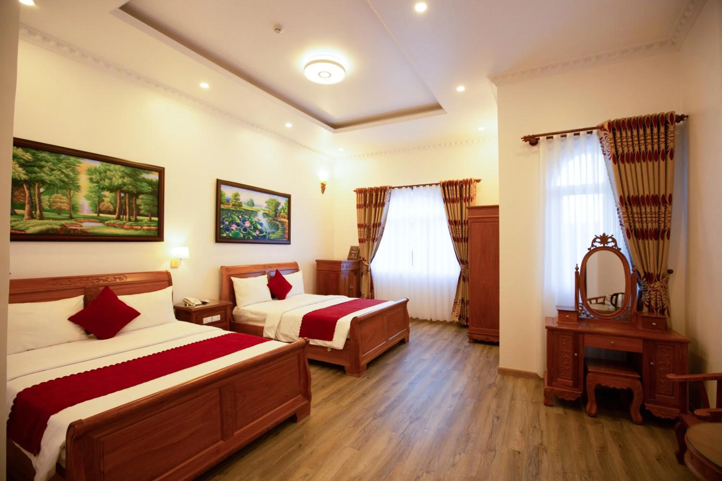 Bedroom, Bed in Dragon King 1 Hotel