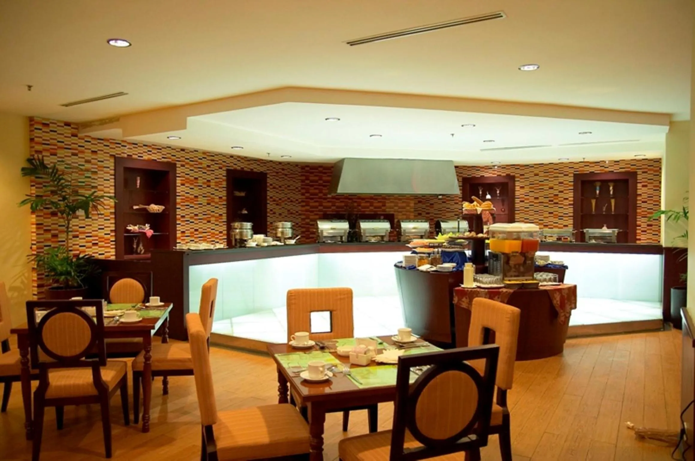 Restaurant/places to eat in Hotel Gran Puri Manado