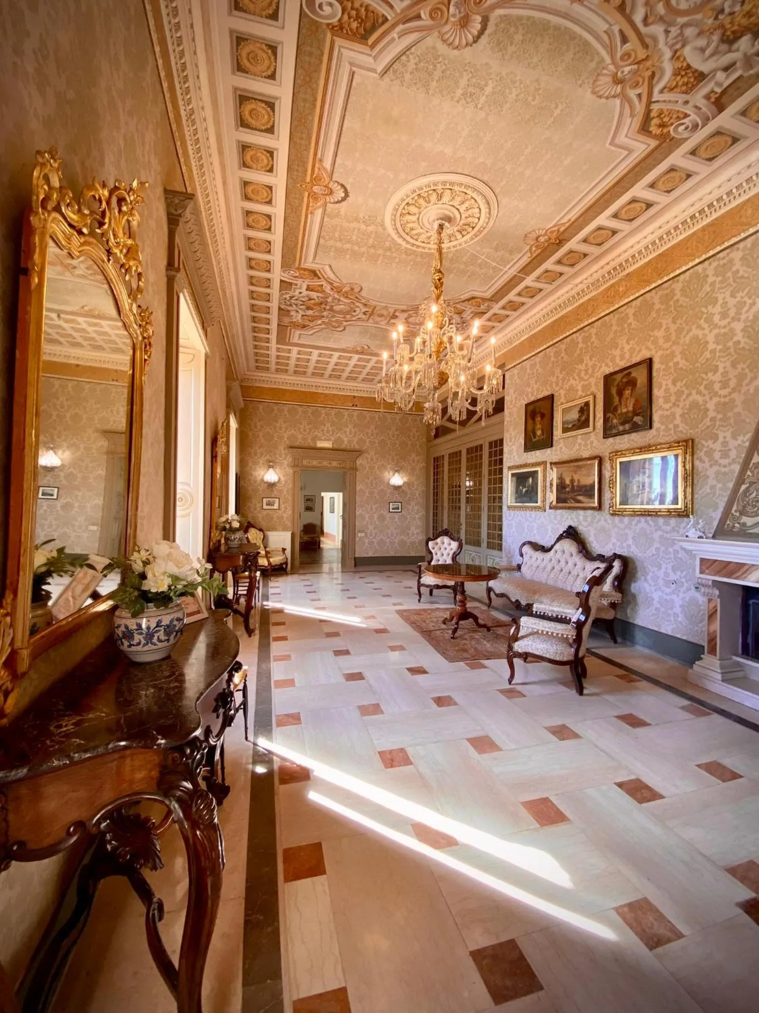 Communal lounge/ TV room in Masseria Salamina